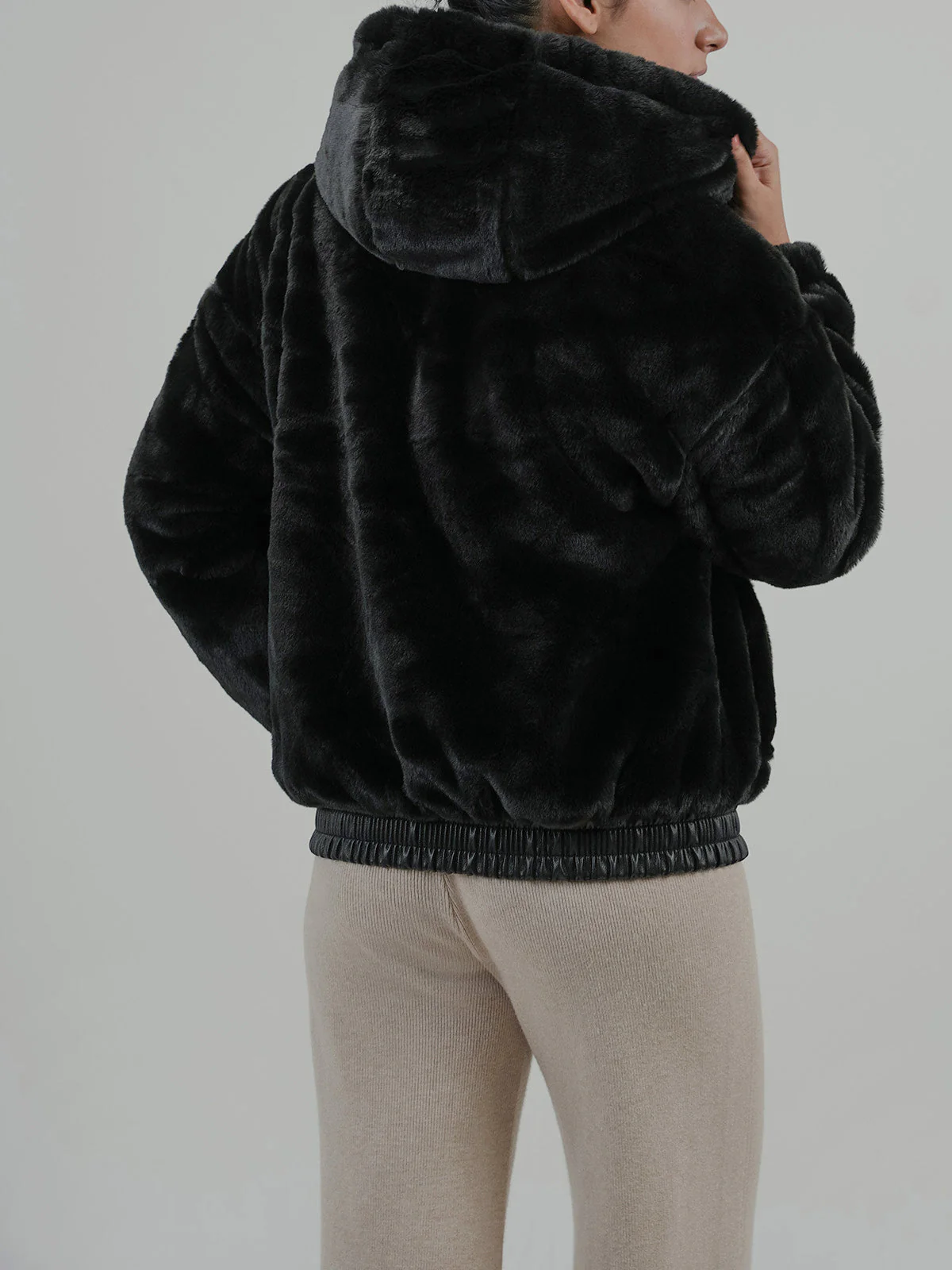 "ARTURO" Cozy Basic Regular Fit Hoodies - Image 7