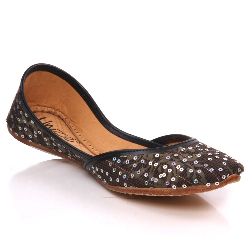 Girls Leather Textured Flat Indian Khussa Pumps