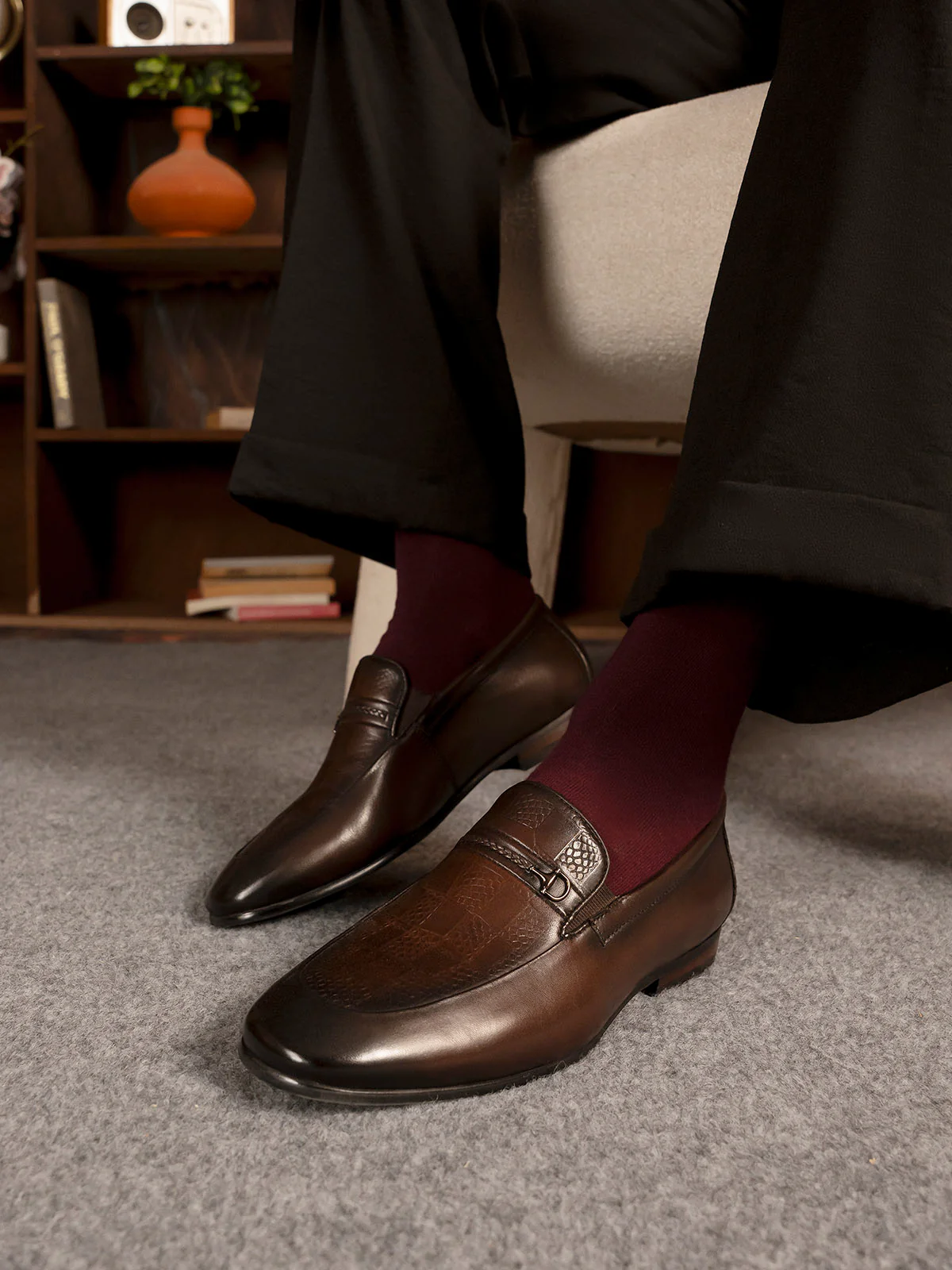 Men "GAINES" Premium Leather Comfort Formal Shoes - Image 10