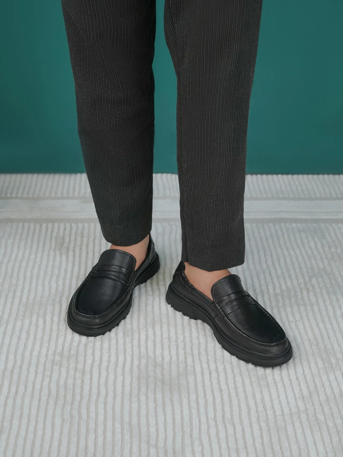 Men "LAKSHA" Perfect Leather Loafer Shoes - Image 3