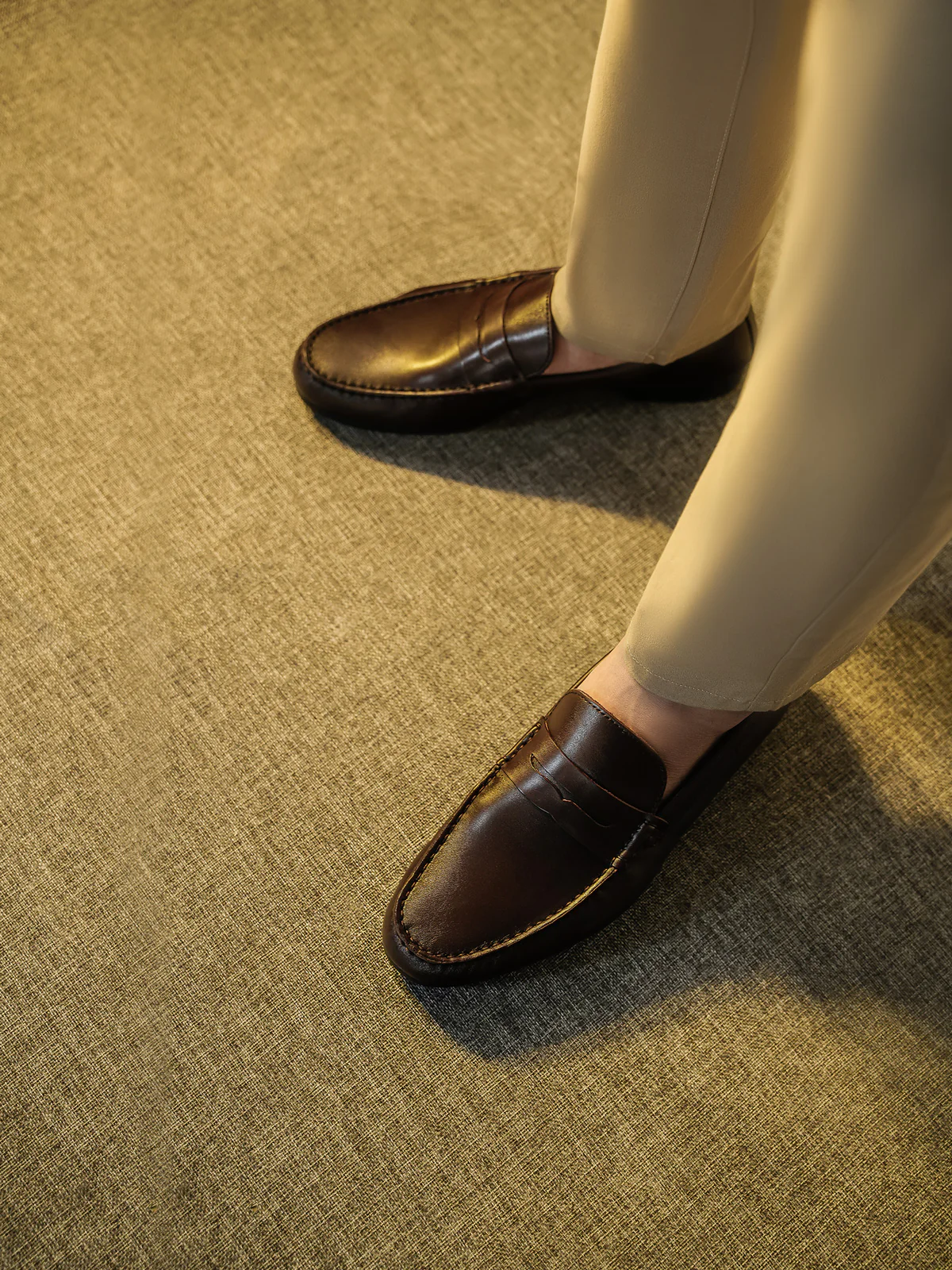 Men "NON" Woven Textured Slip On Casual Leather Moccasin Shoes - Image 3