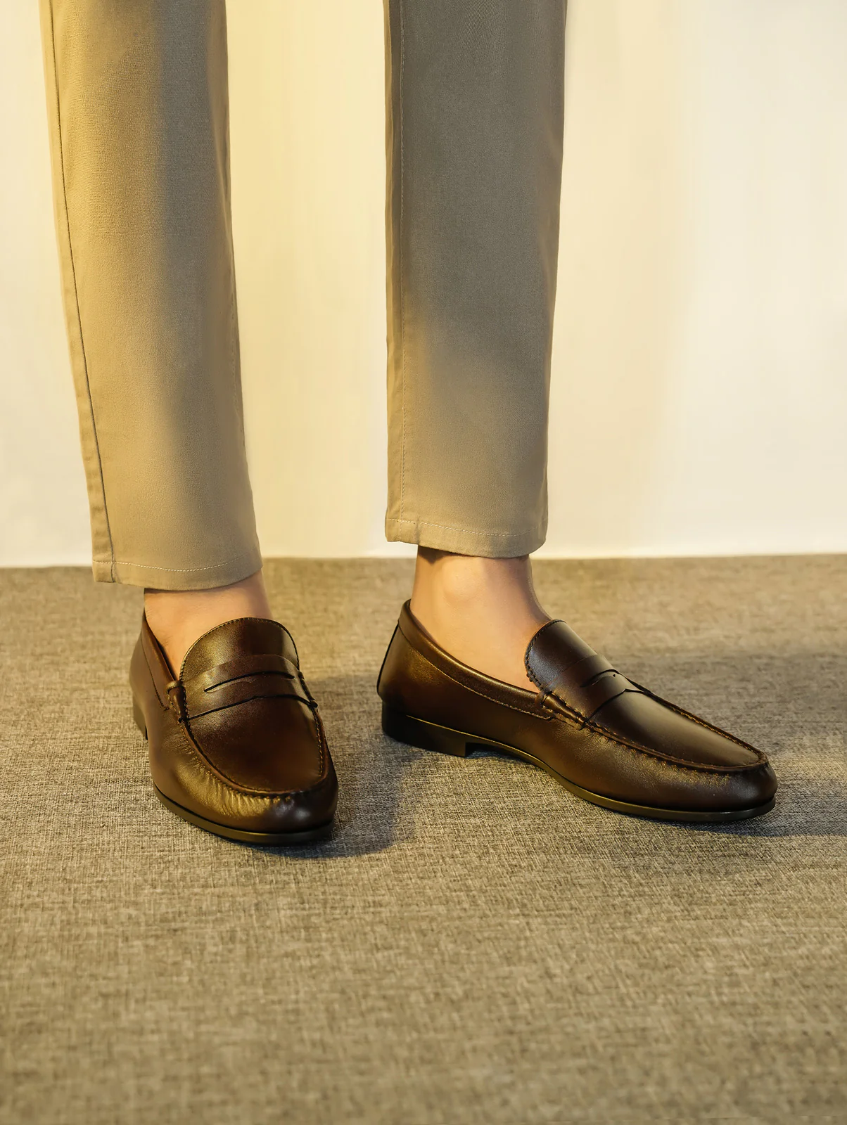 Men "NON" Woven Textured Slip On Casual Leather Moccasin Shoes - Image 6