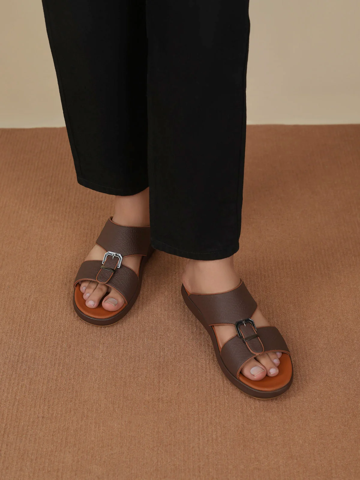 Men "OLIMPO" Trendy Buckle Slippers