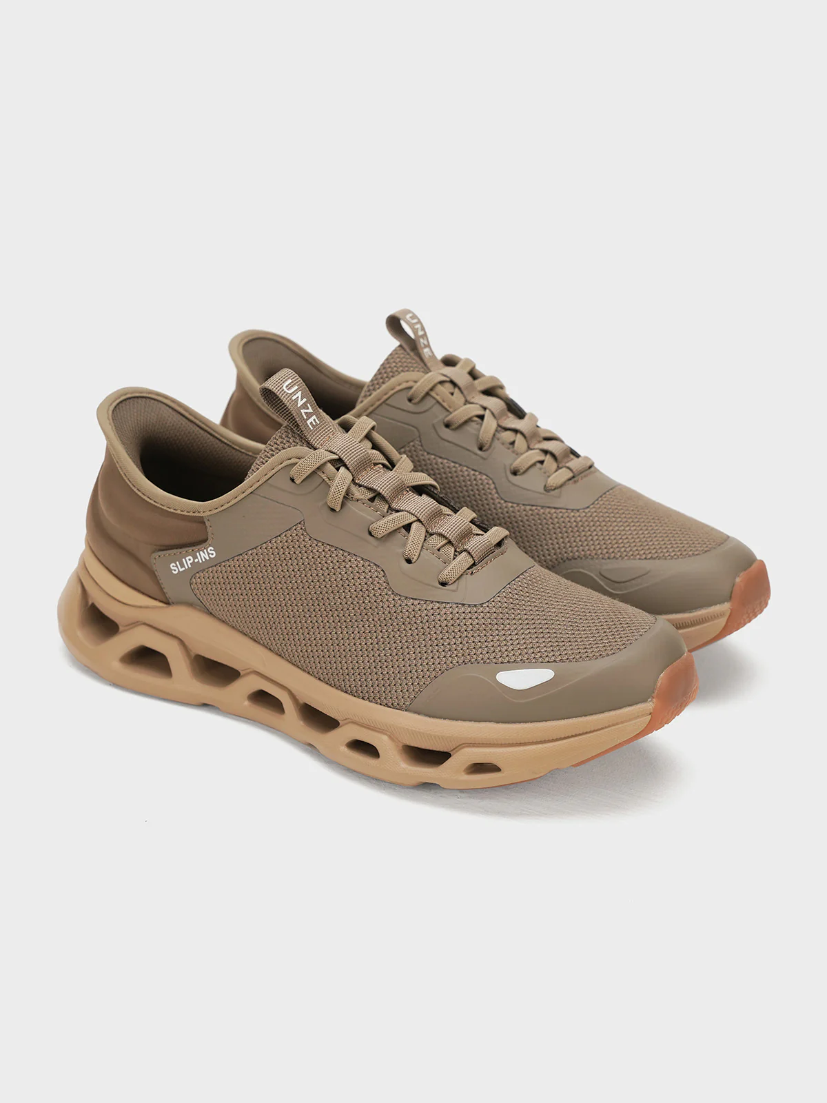 Men "TRAVIB" Soft Fabric Trainers - Image 4
