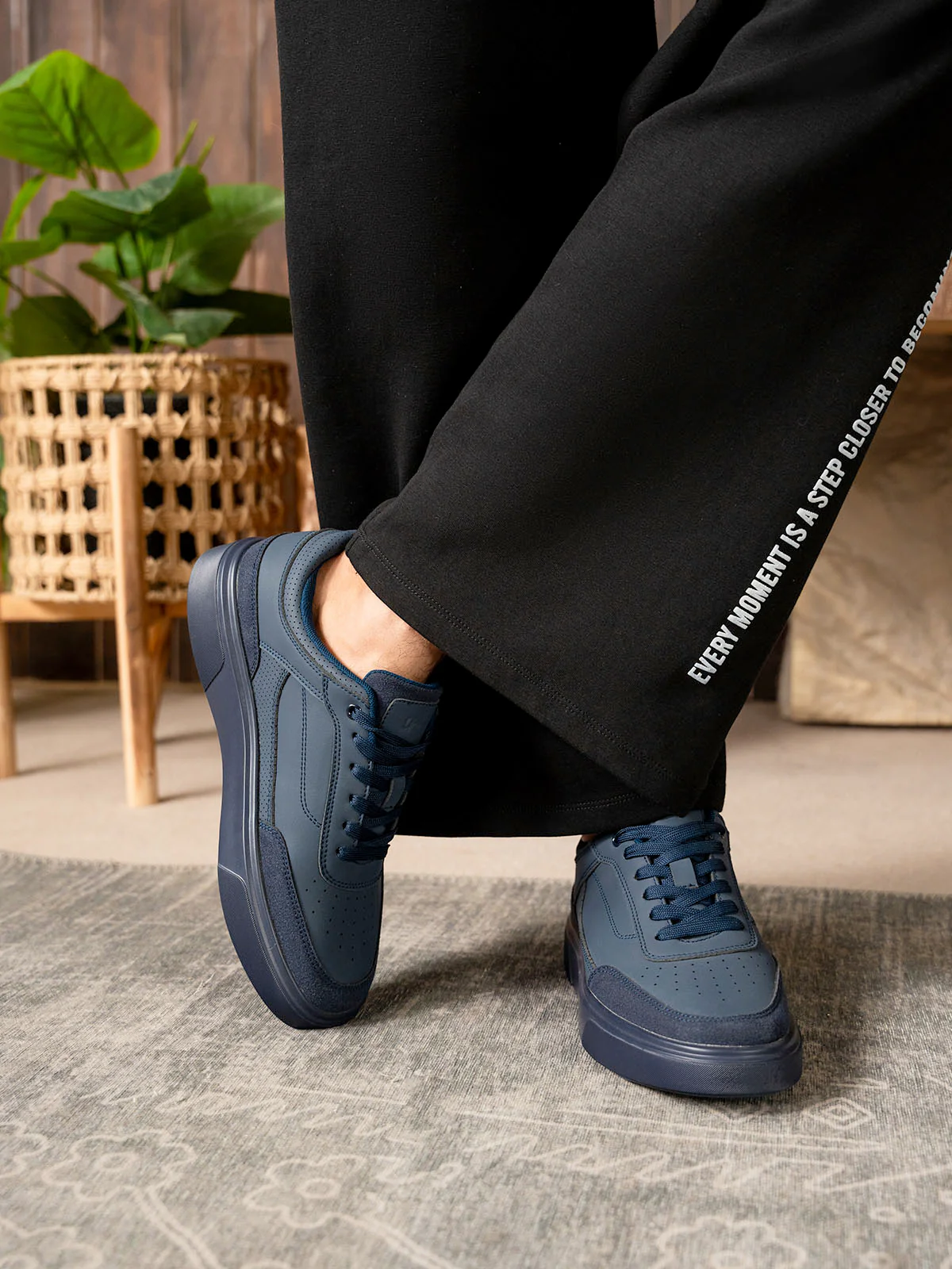 Men "VINCEN" All-Day Comfort Trainers - Image 10