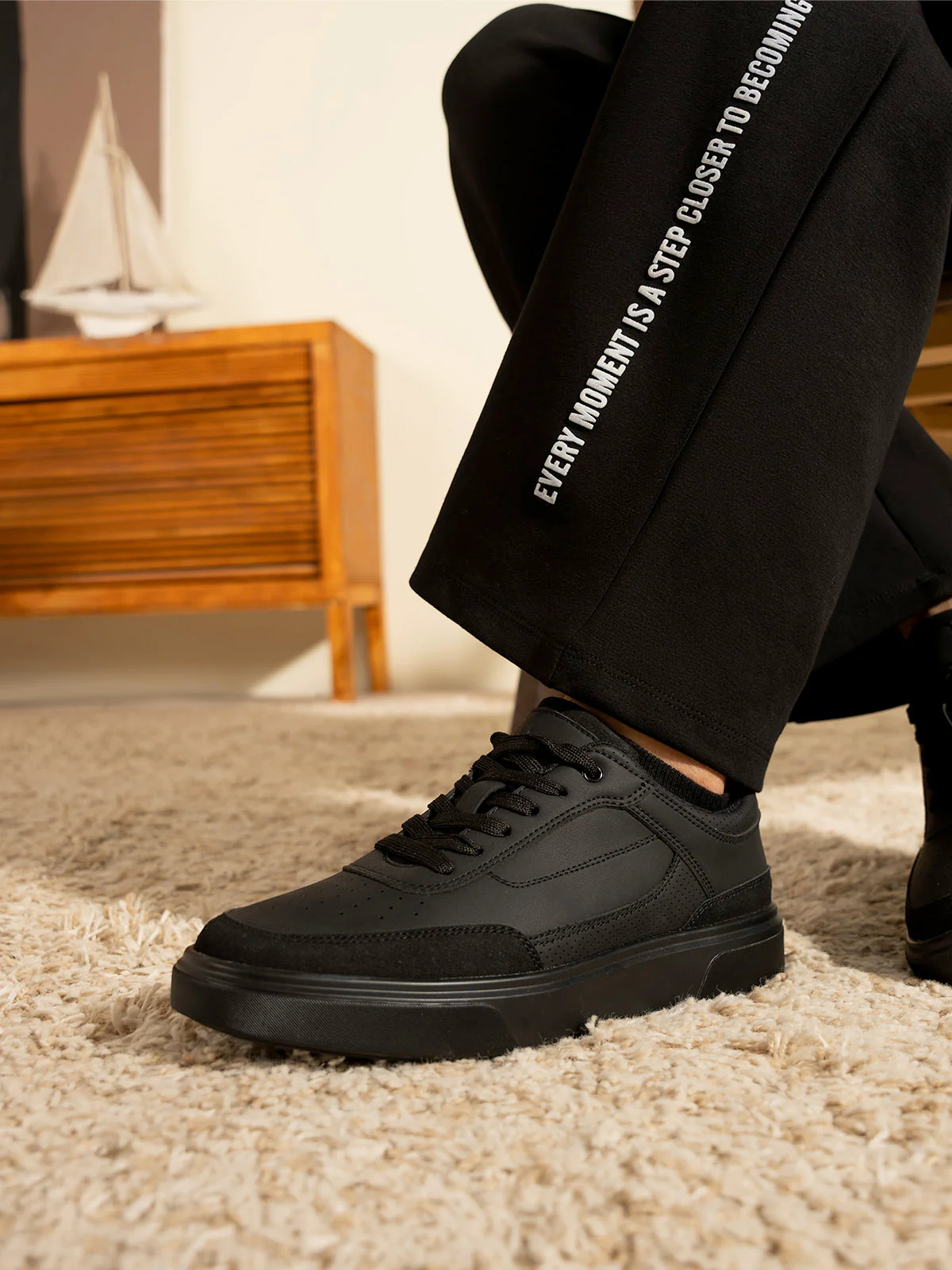 Men "VINCEN" All-Day Comfort Trainers - Image 3