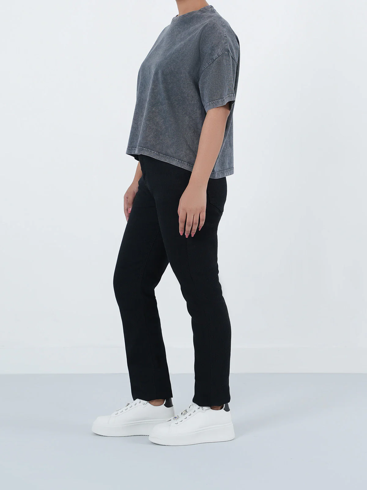 "SIGRUN" Regular Fit Cropped T-Shrit - Image 3