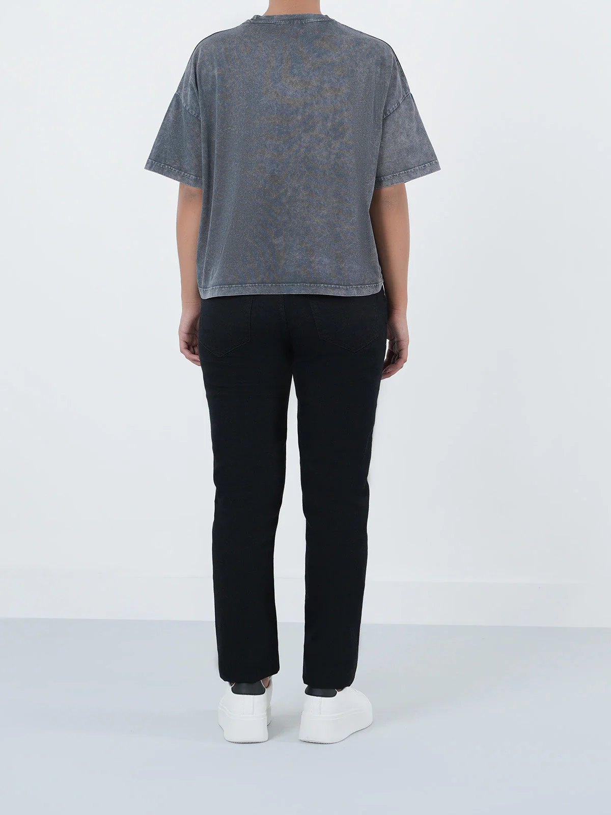 "SIGRUN" Regular Fit Cropped T-Shrit - Image 4