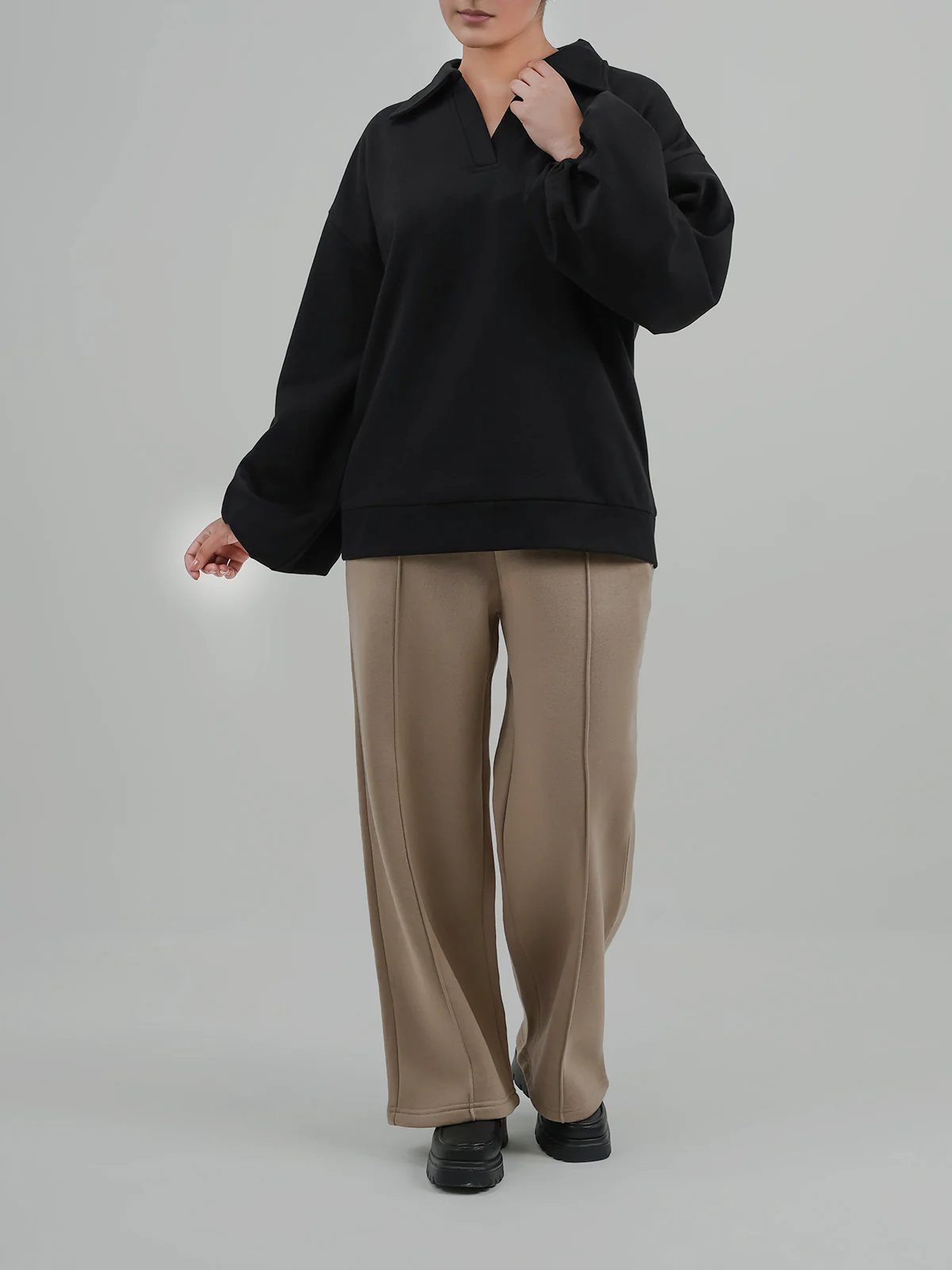 "VENYA" Classic Basic Fleece Sweatshirt - Image 2