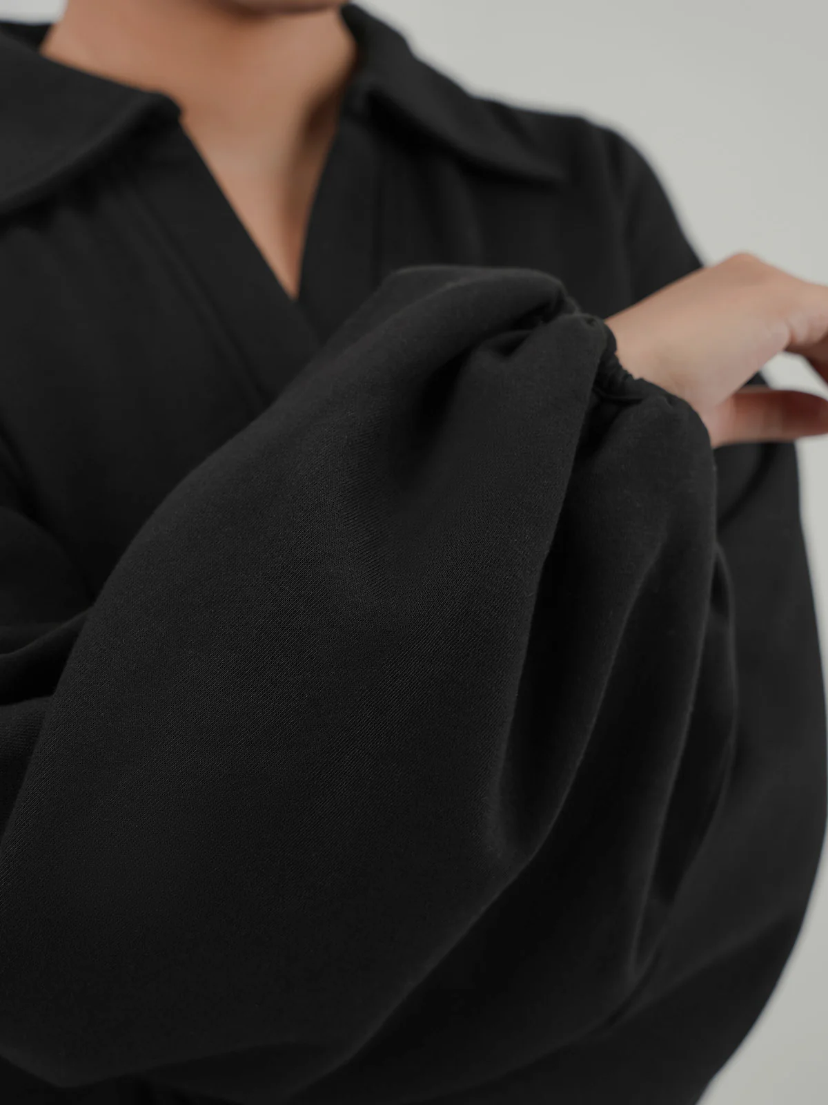 "VENYA" Classic Basic Fleece Sweatshirt - Image 6