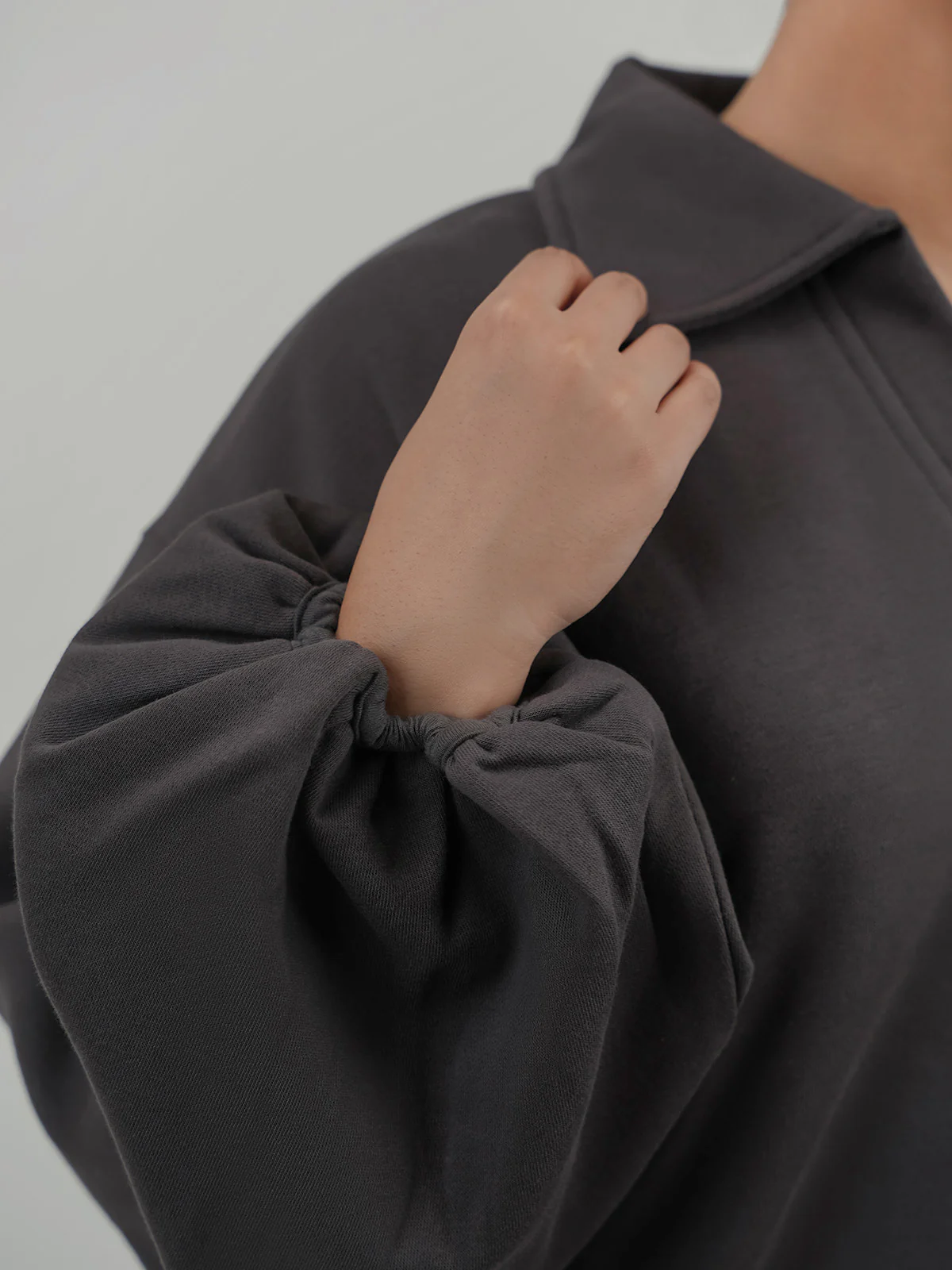 "VENYA" Classic Basic Fleece Sweatshirt - Image 5