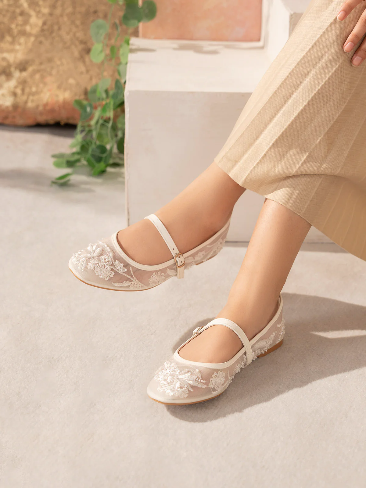 Women "ACKSON" Soft Fabric Court Shoes - Image 10