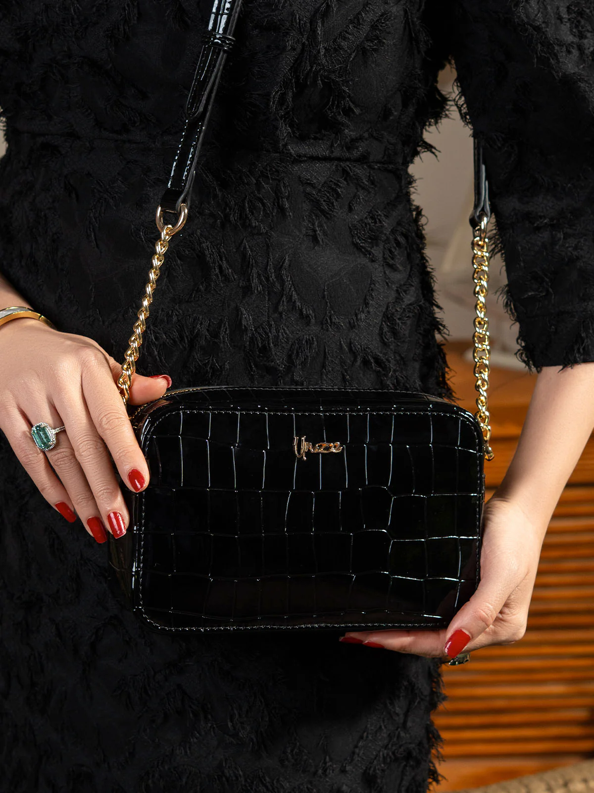 Women "AKSEL" Unique Crossbody Bag - Image 9