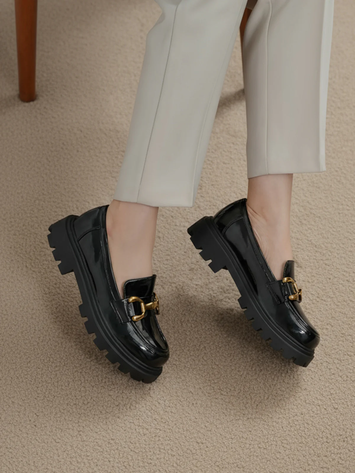Women "APICHU" Glossy Perfect Loafer Shoes - Image 10