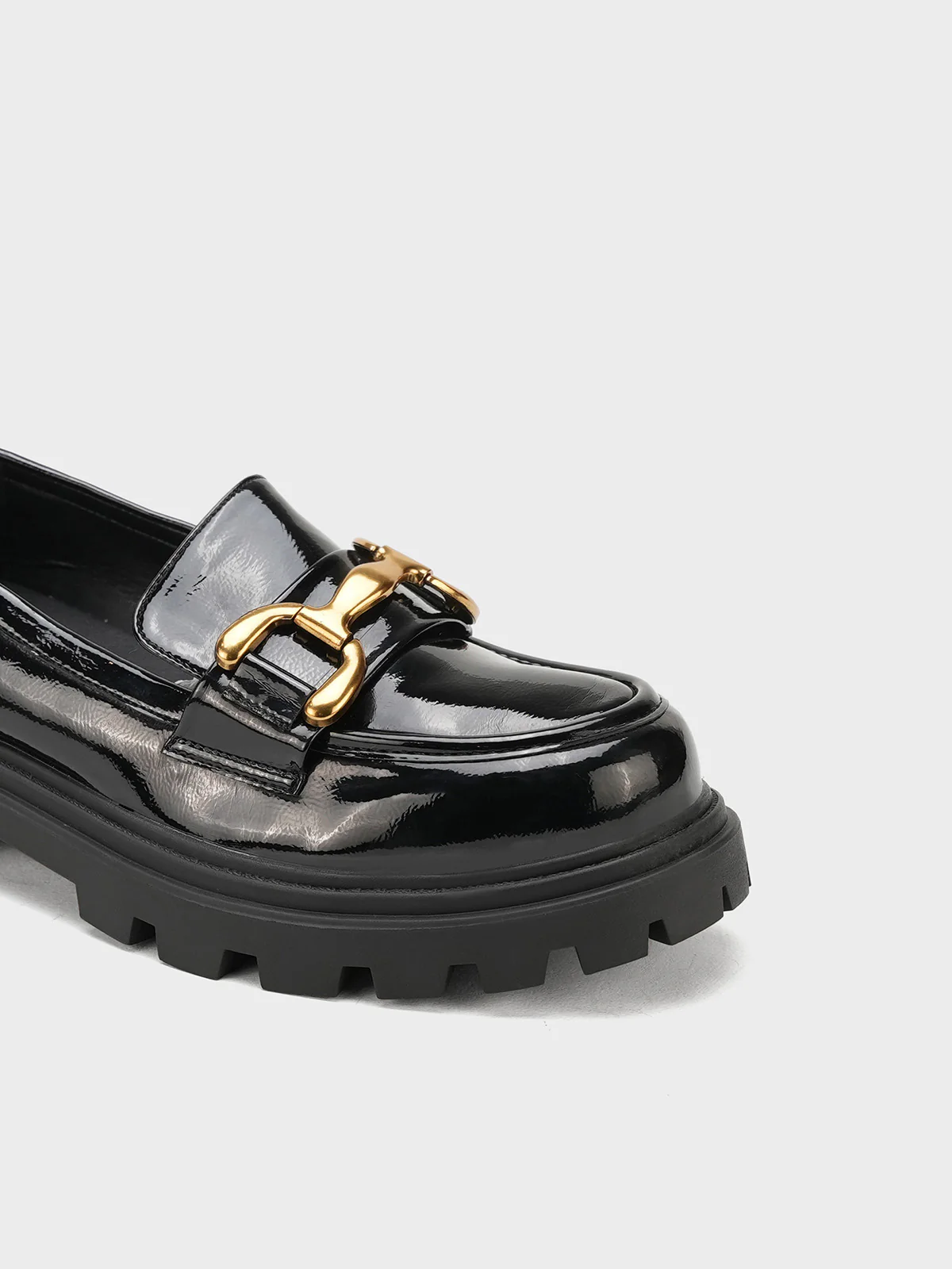 Women "APICHU" Glossy Perfect Loafer Shoes - Image 7