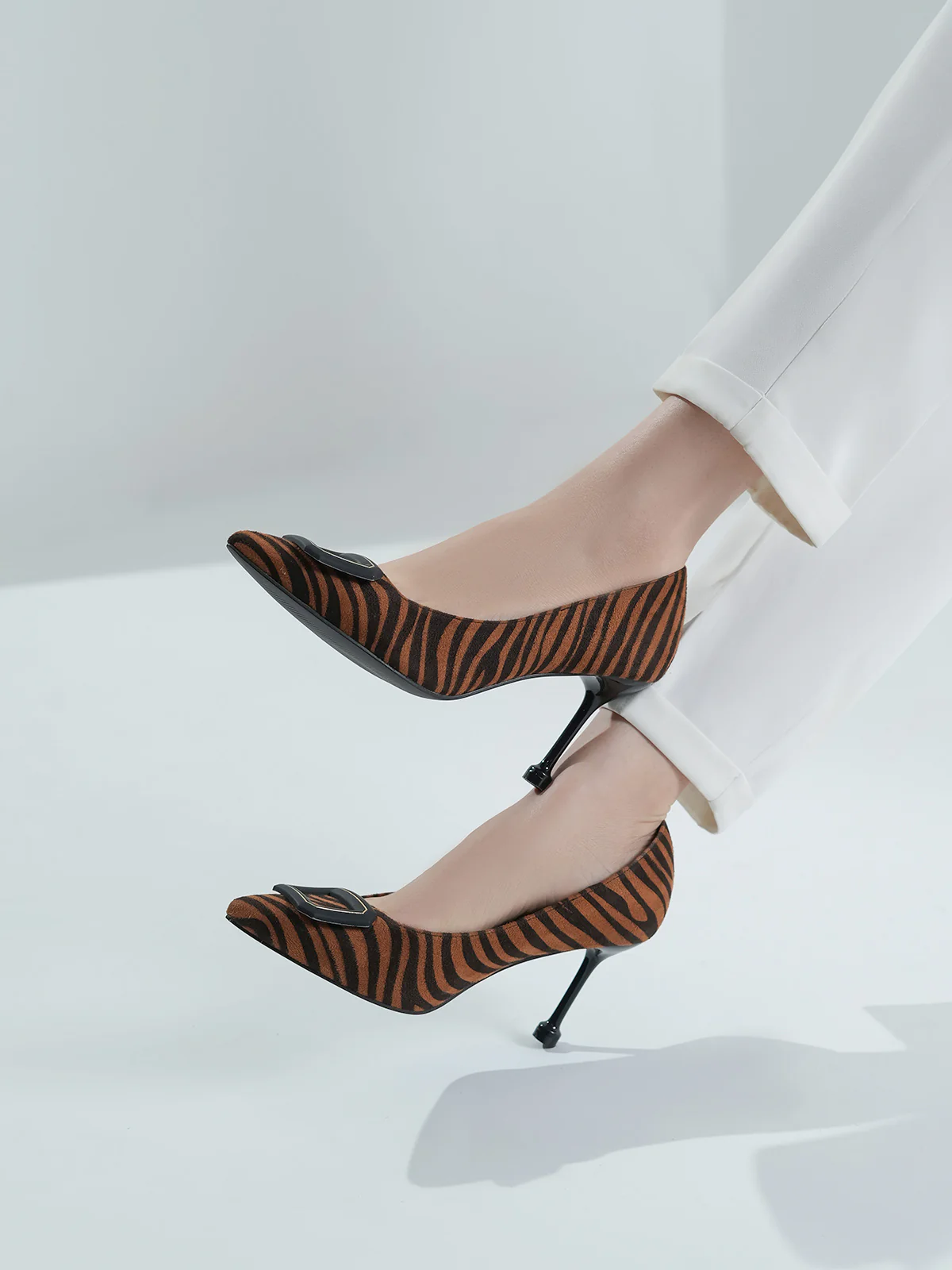 Women "CASSIDY" Comfy Classic Court Shoes - Image 11