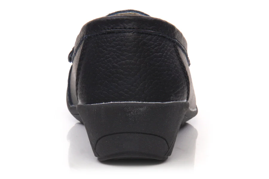Women Classic Casual Loafer Shoe - Image 2