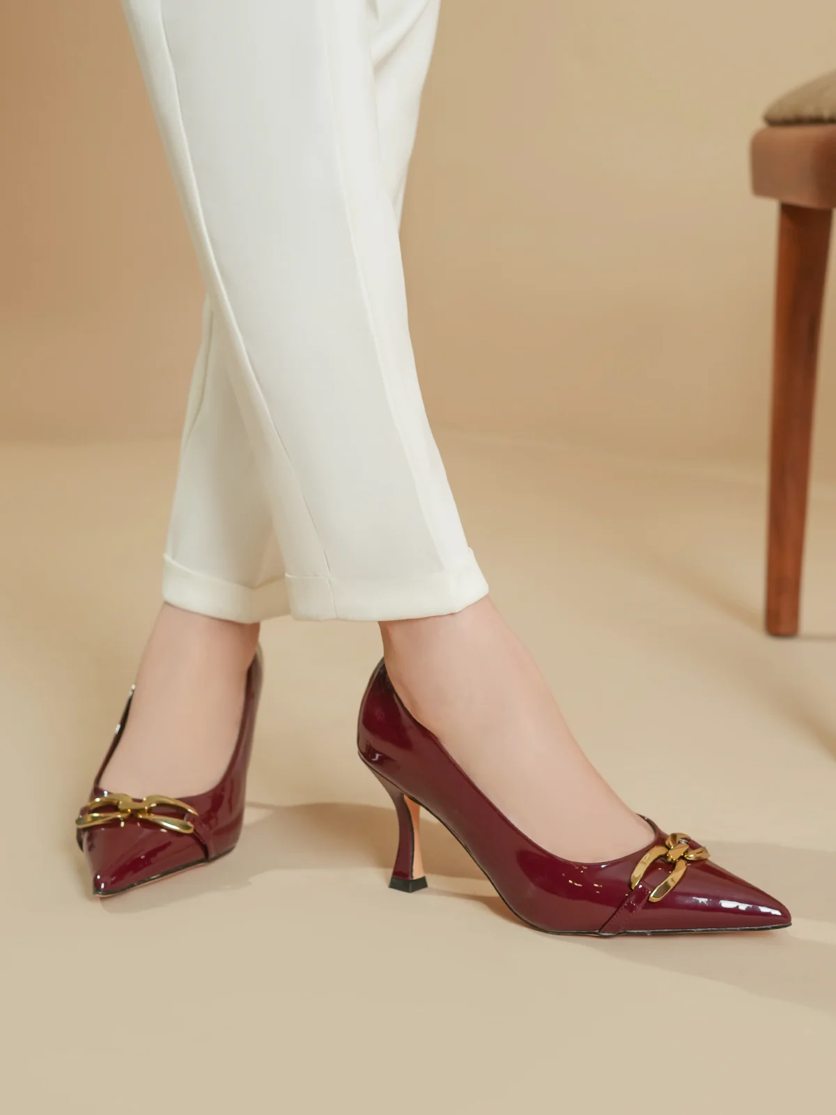 Women "CORRADO" Sleek Pointed Toe Court Shoes - Image 3