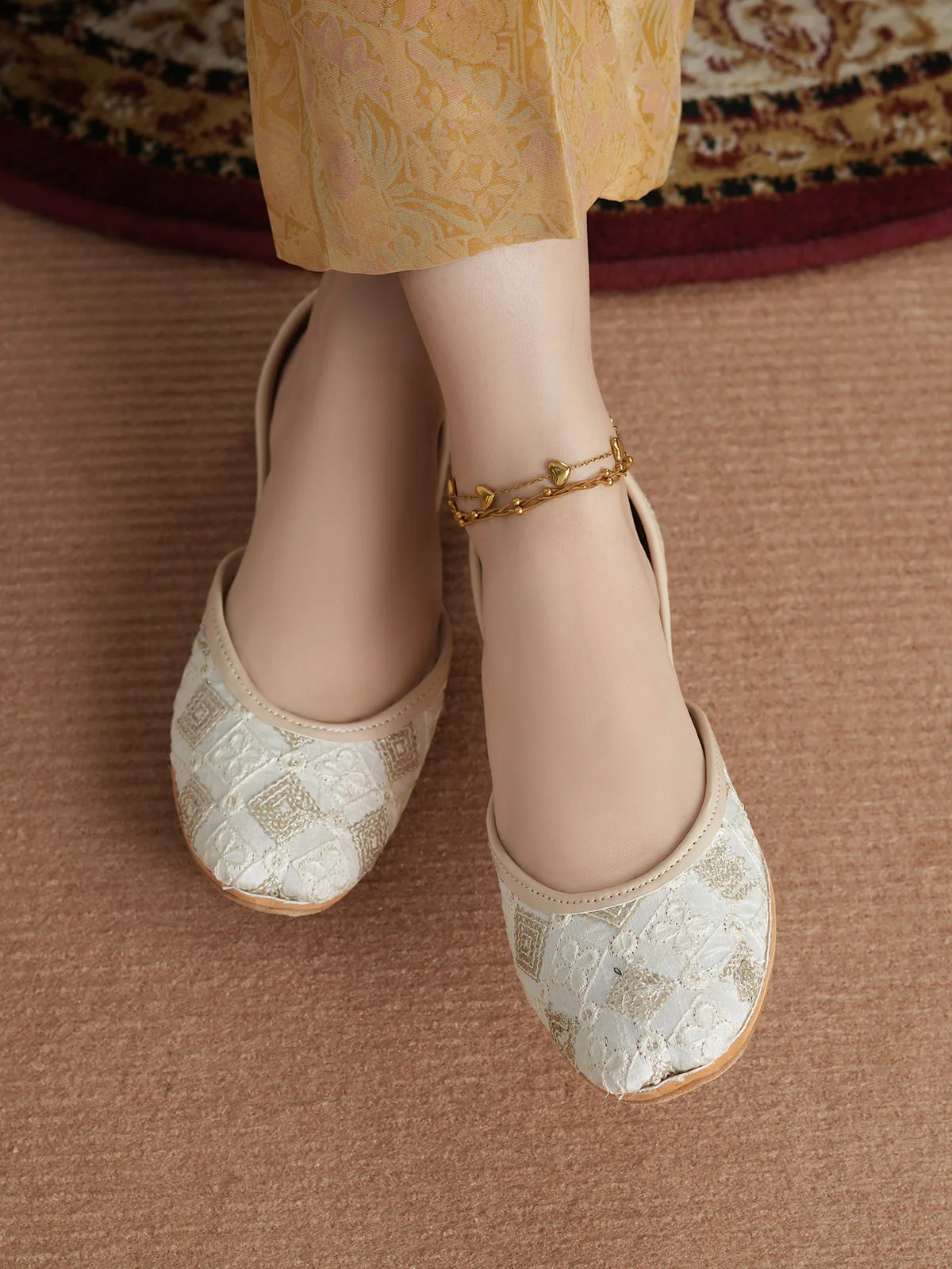Women "TARA" Traditional Trendy Khussa