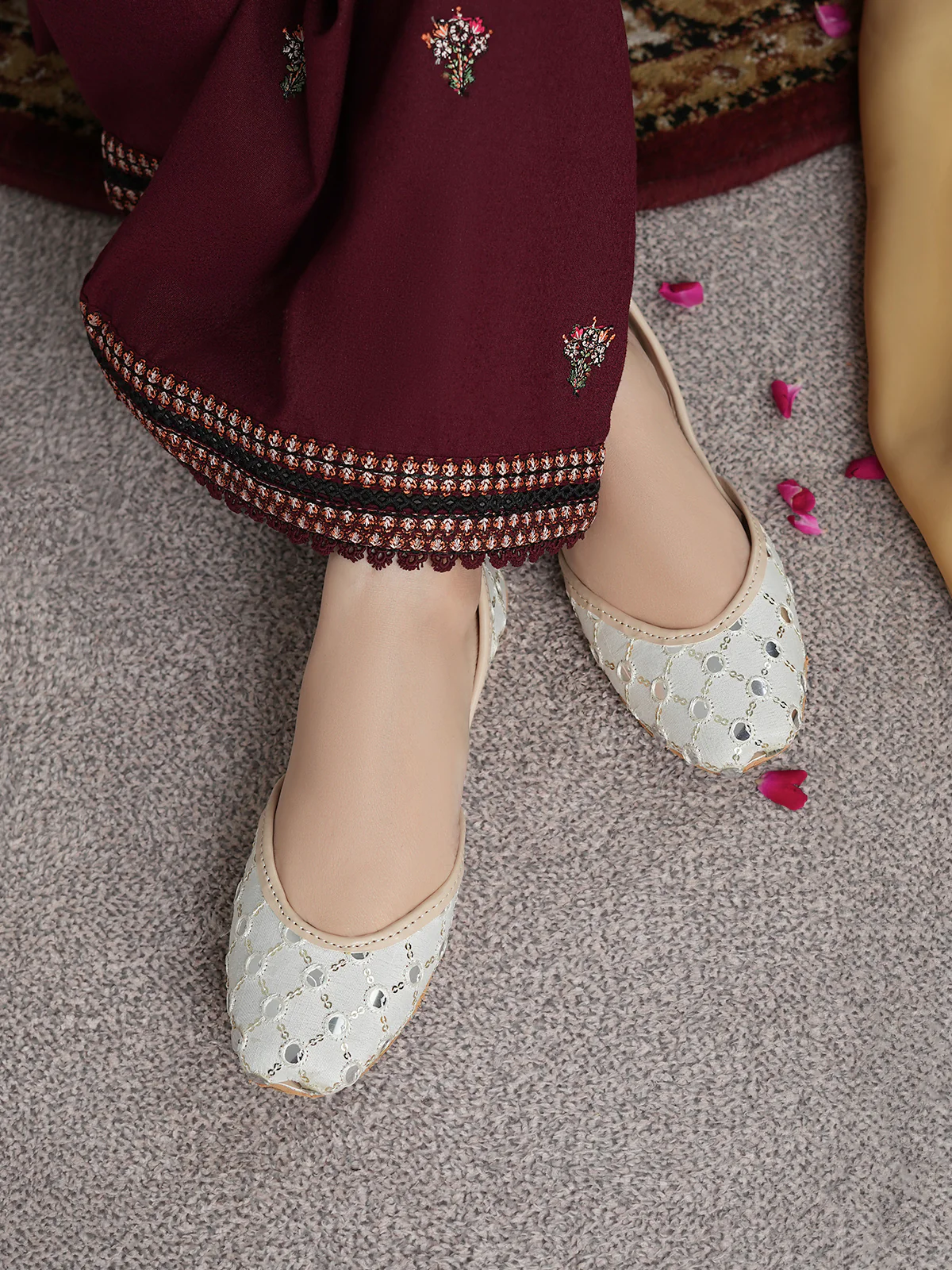 Women "ZARVISHA" Lightweight Casual Khussa