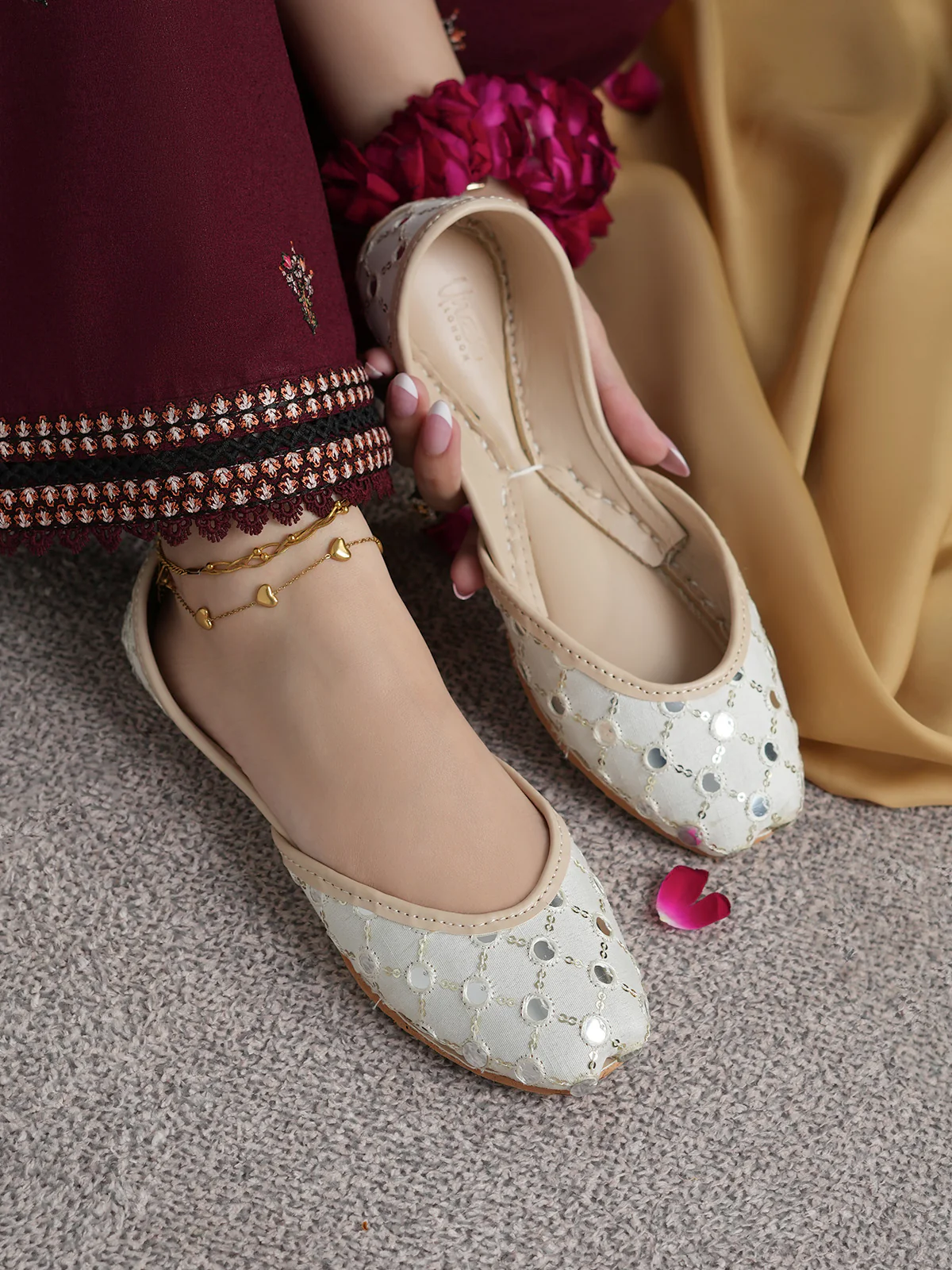 Women "ZARVISHA" Lightweight Casual Khussa - Image 3