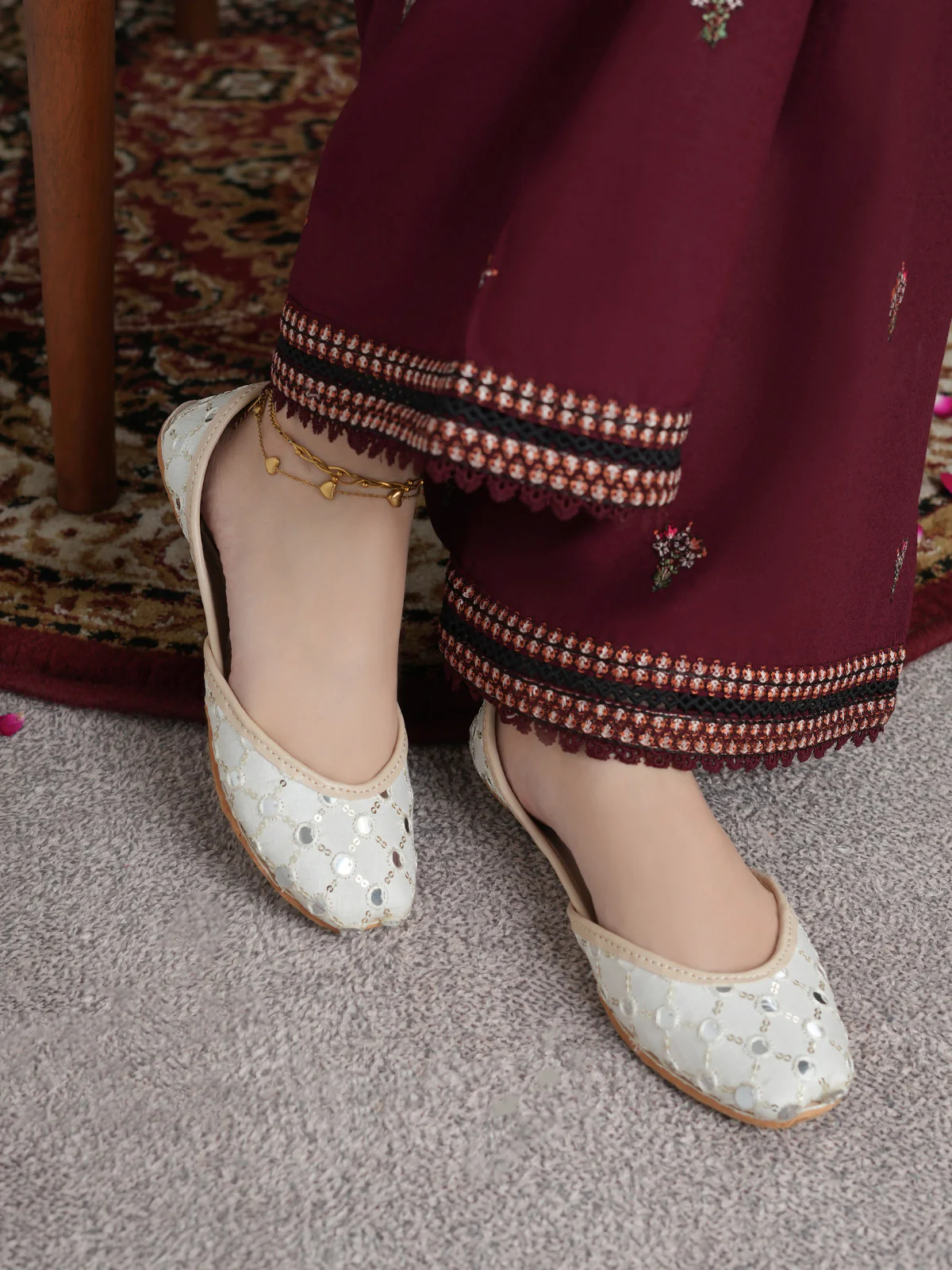 Women "ZARVISHA" Lightweight Casual Khussa - Image 9