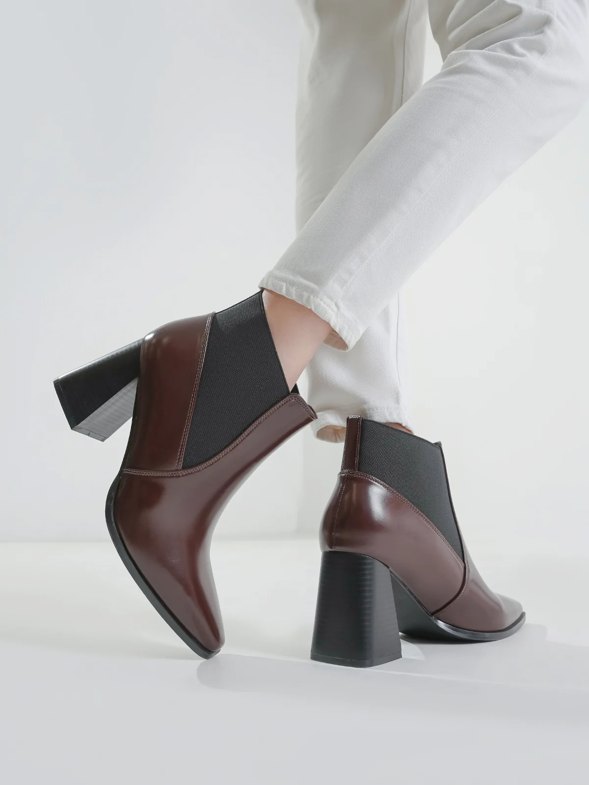 Women "ERCWLFF" Pointed Toe Boots - Image 3