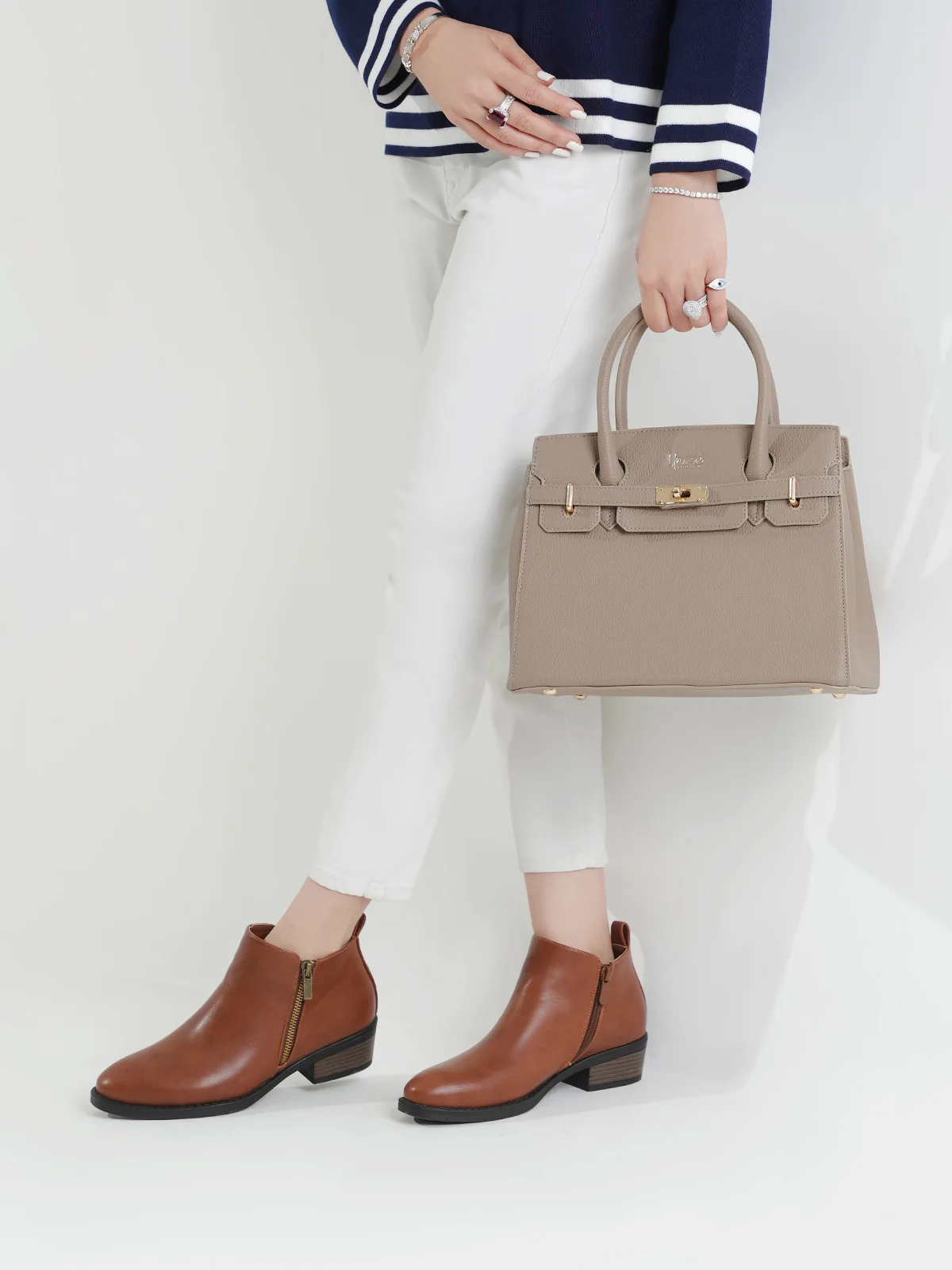 Women "FORBES" Unique Handbag - Image 3