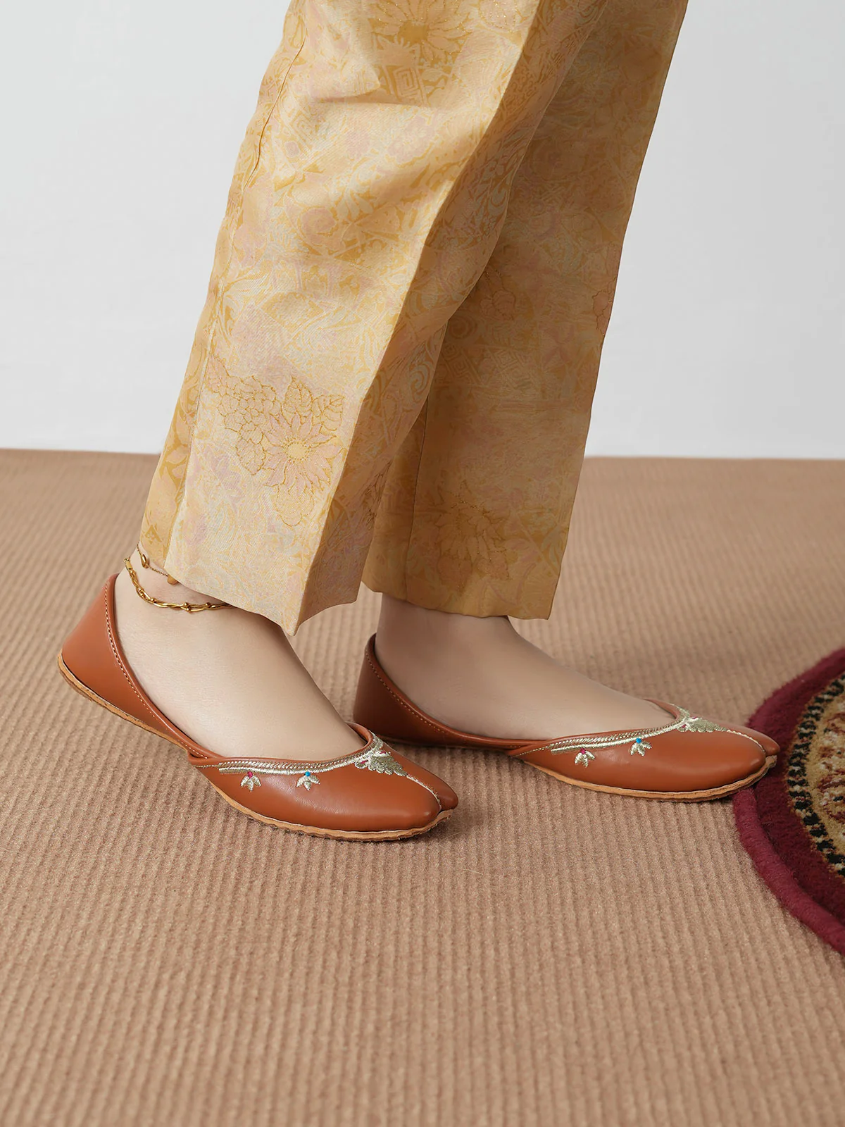 Women "RAJJO" Comforrt Traditional Khussa - Image 3