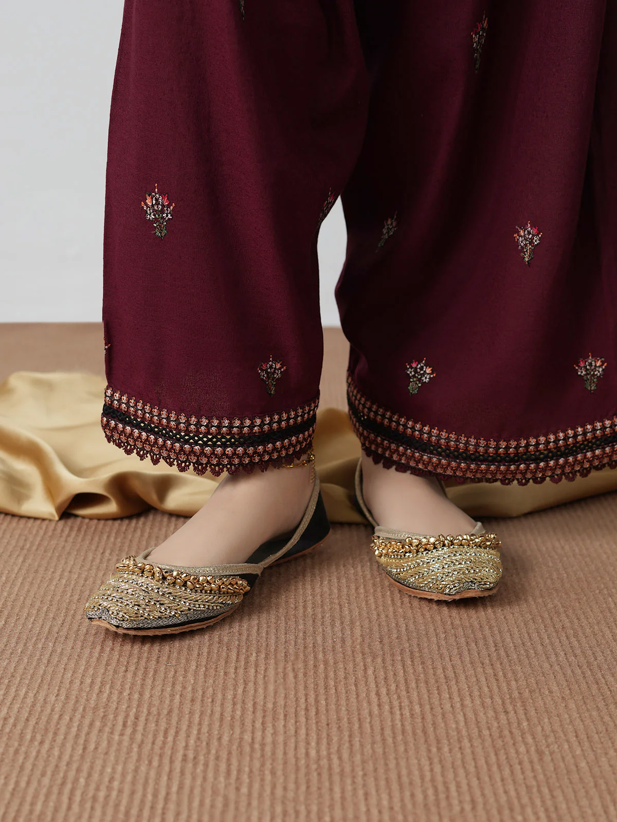 Women "MARINA" Fancy Traditional Khussa - Image 3