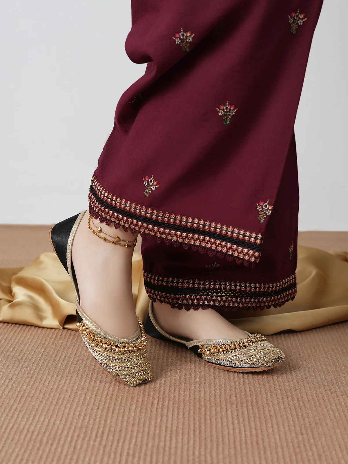 Women "MARINA" Fancy Traditional Khussa - Image 9