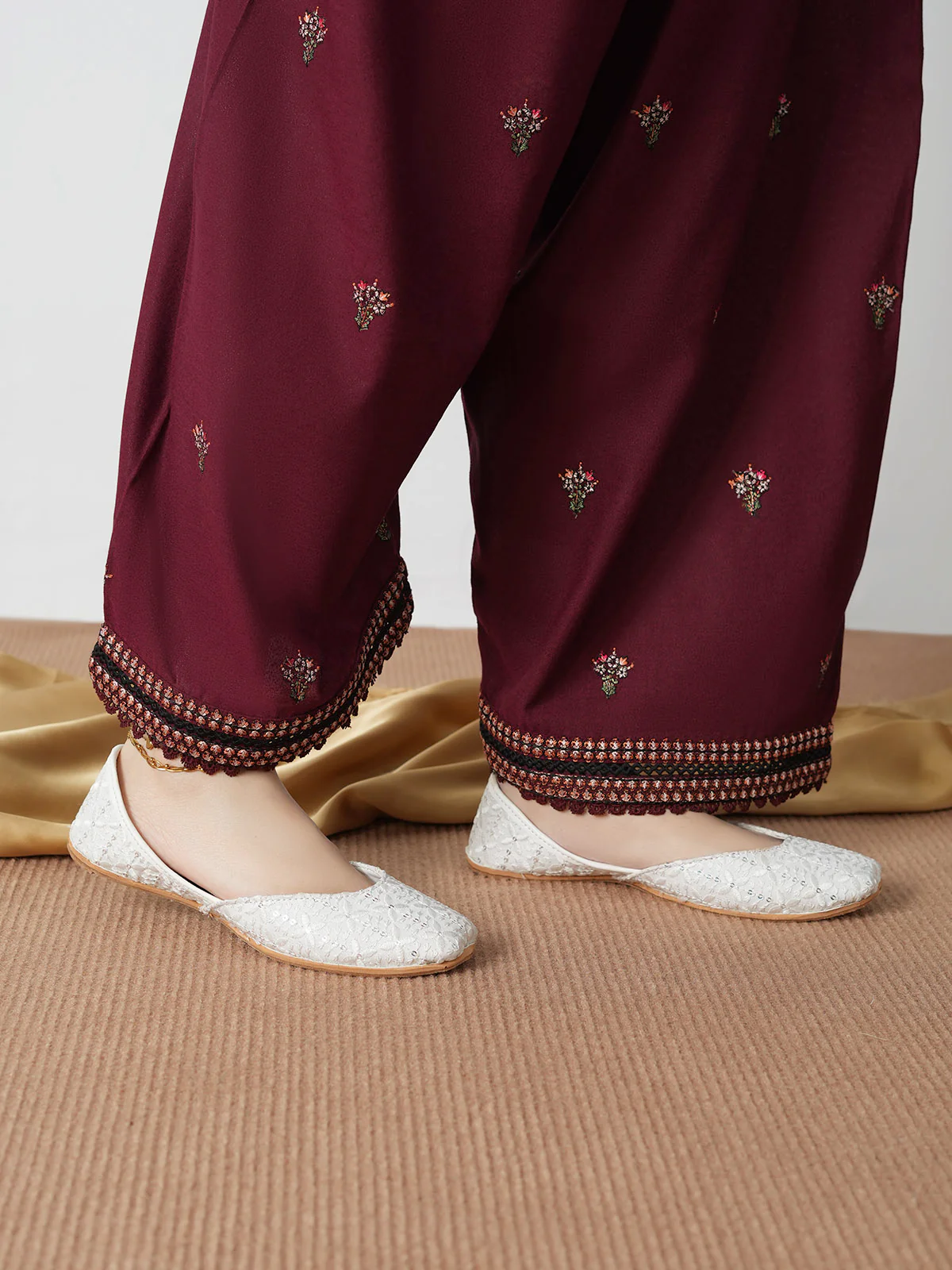 Women "MORNEEN" Casual Traditional Khussa - Image 3