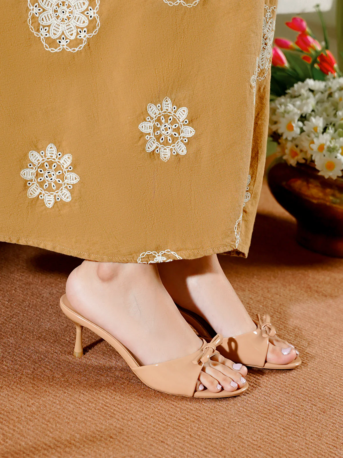 Women "HAVOC" Glossy Slip On Sandals