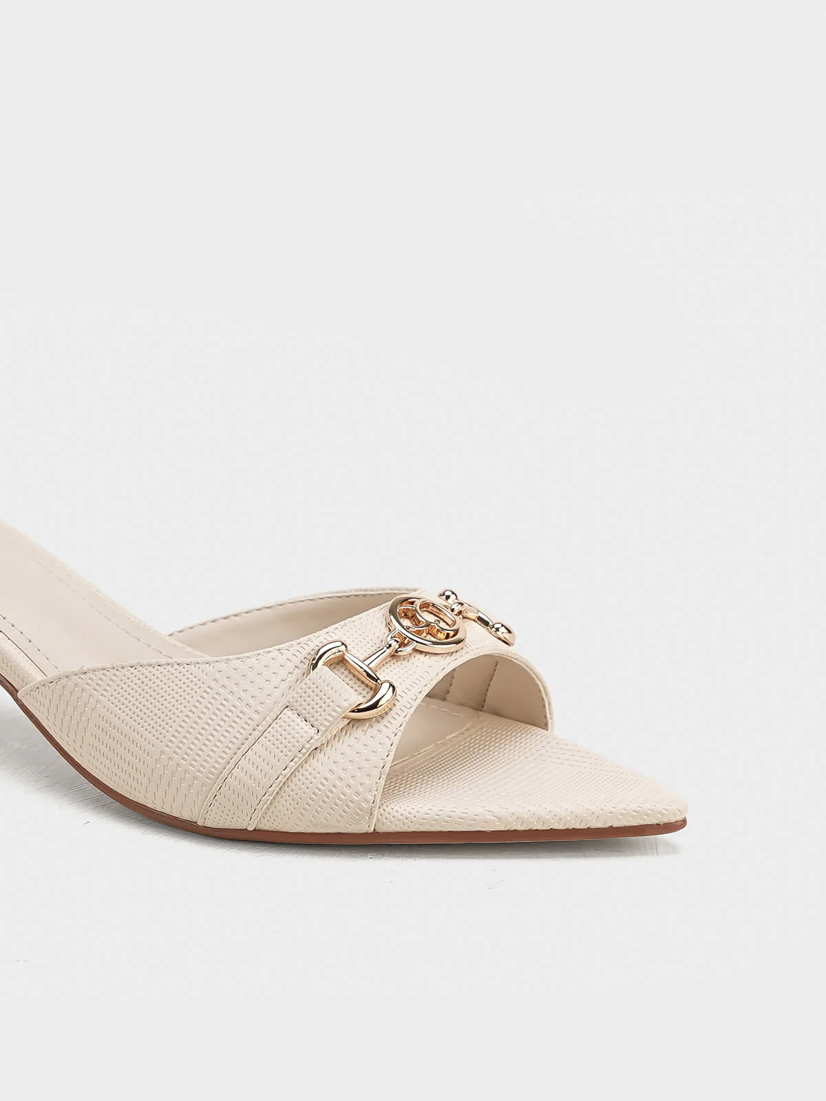 Women "HAYES" pointed Toe Smart Sandals - Image 4