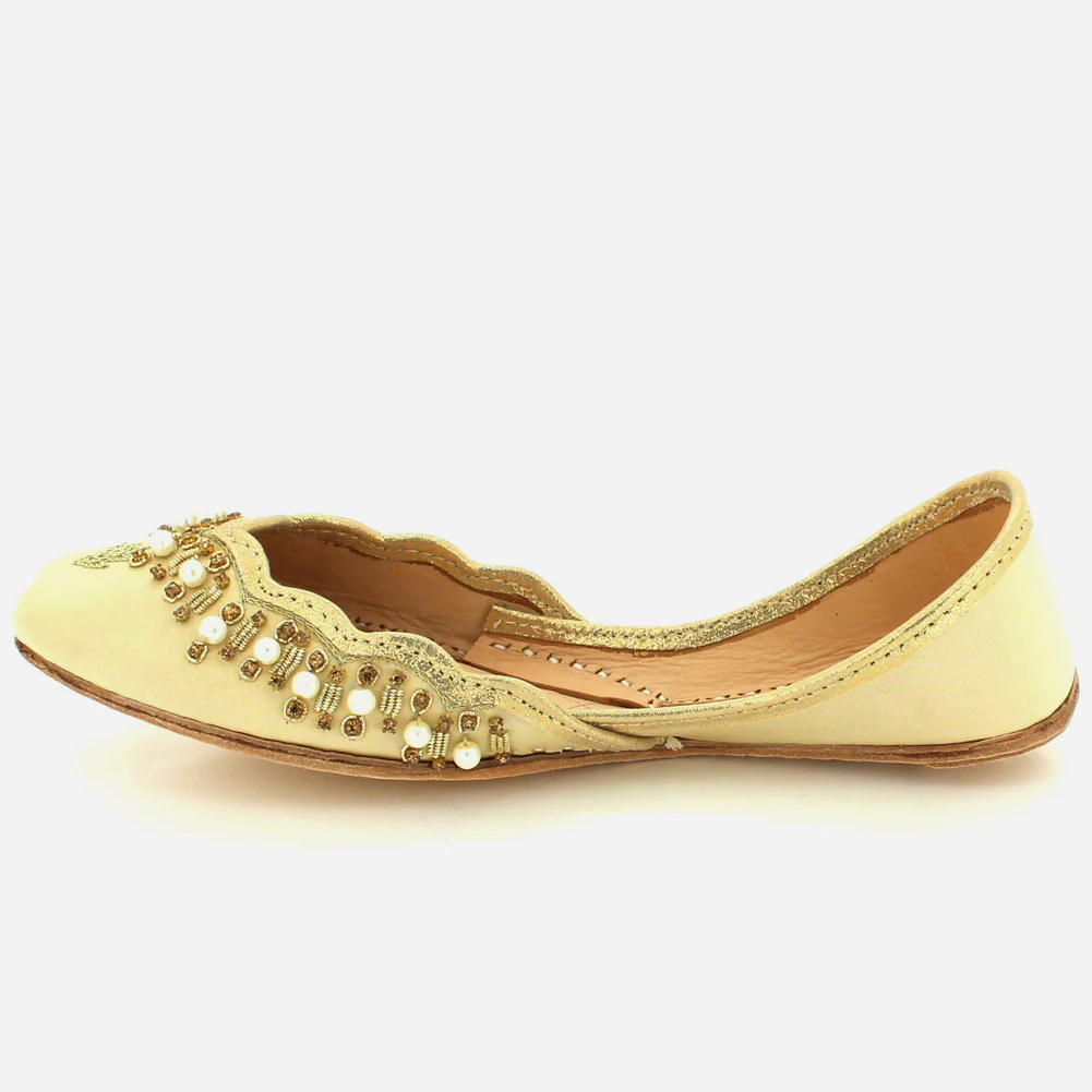 Women "HILARY" Slim Fit Indain Khussa Pumps - Image 3