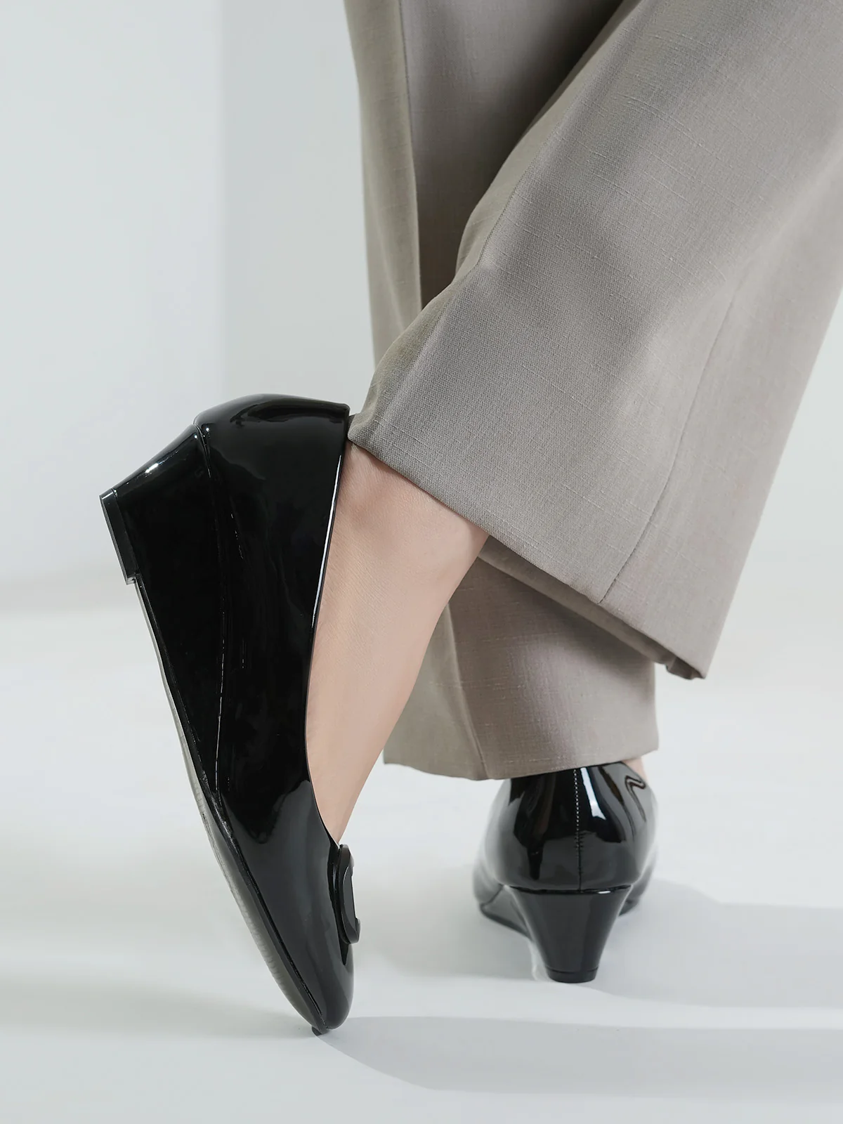 Women "KAFELE" Casual Wedge Courts - Image 3