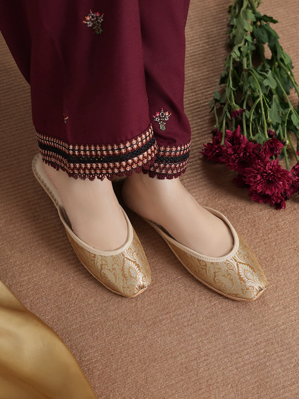 Women "SAJRAV" Comfort and Soft Khussa