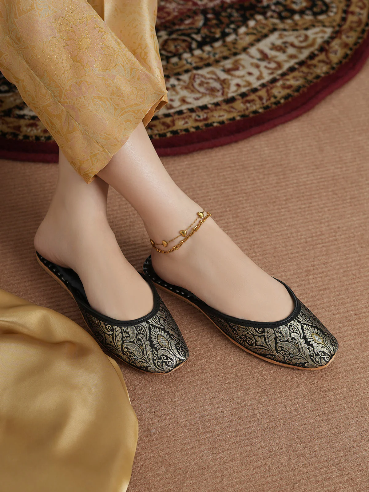 Women "SAJRAV" Comfort and Soft Khussa