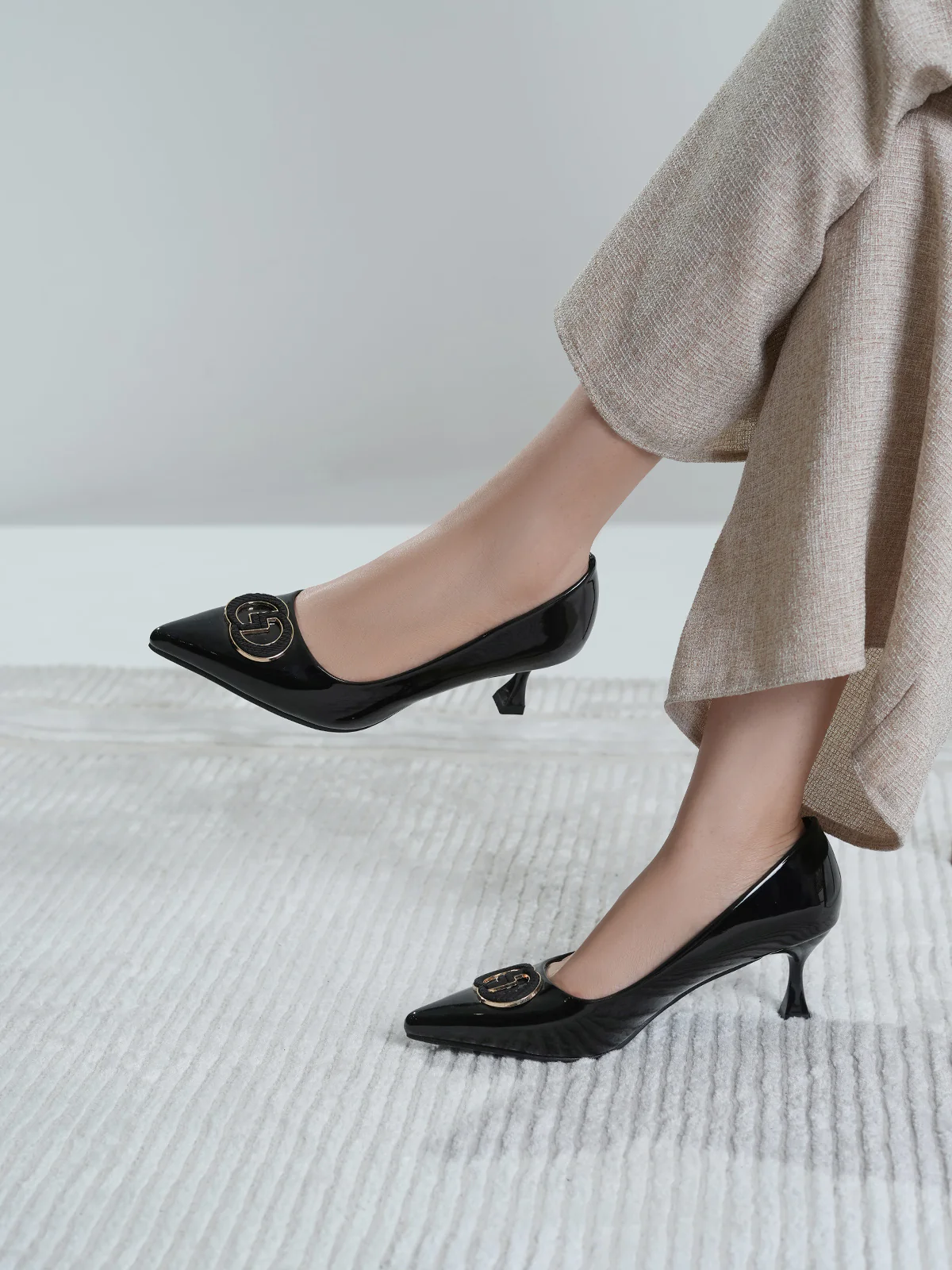 Women "MWINYI" Comfort Court Shoes