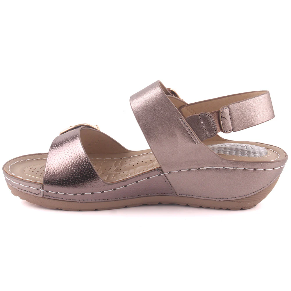 Women "NIA" Open Toe Metallic Buckle Accented Glossy Comfort Wedge Sandals - Image 3