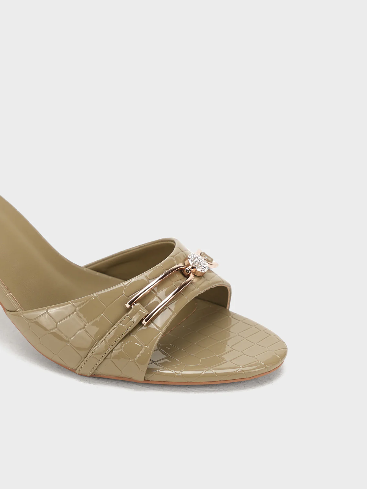 Women "NOACH" Stylish Slip On Sandals - Image 5