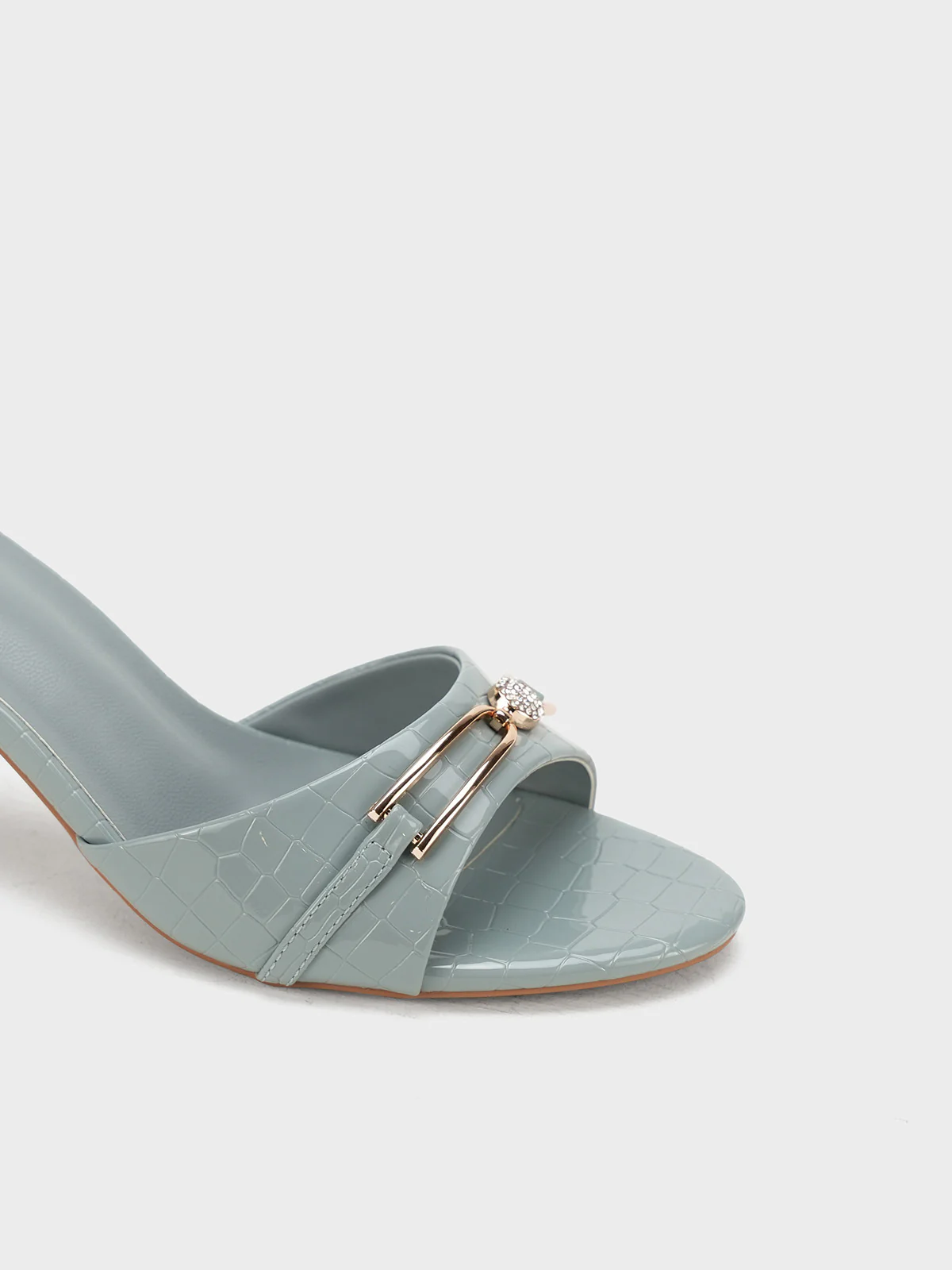 Women "NOACH" Stylish Slip On Sandals - Image 7