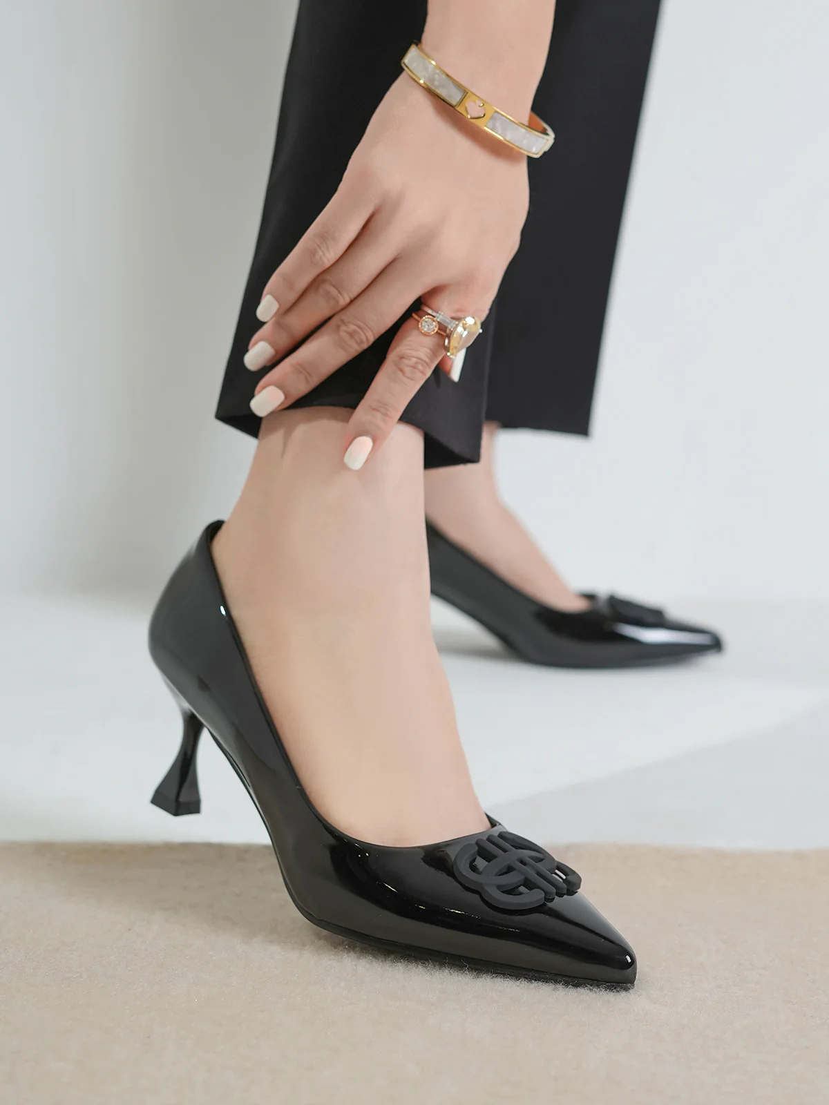 Women "ORAEFO" Graceful Court Shoes