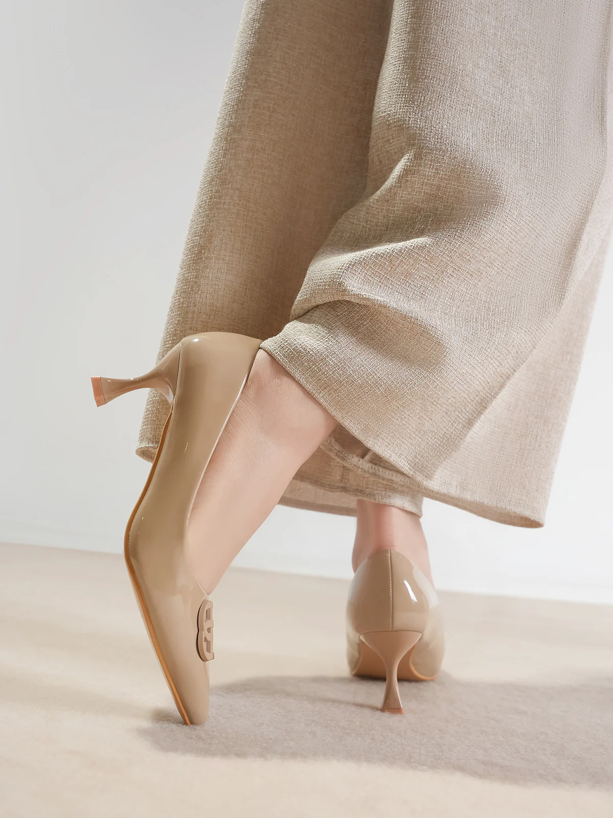 Women "ORAEFO" Graceful Court Shoes - Image 6