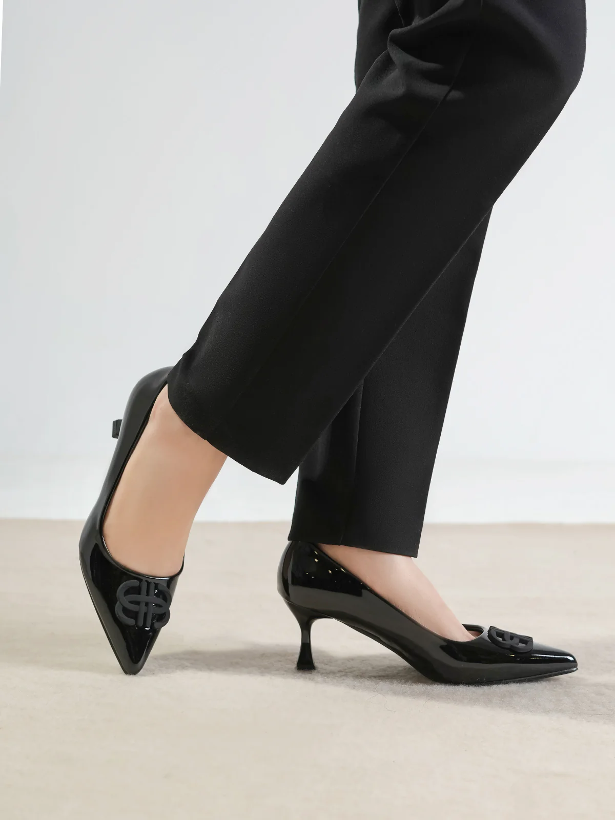 Women "ORAEFO" Graceful Court Shoes - Image 6