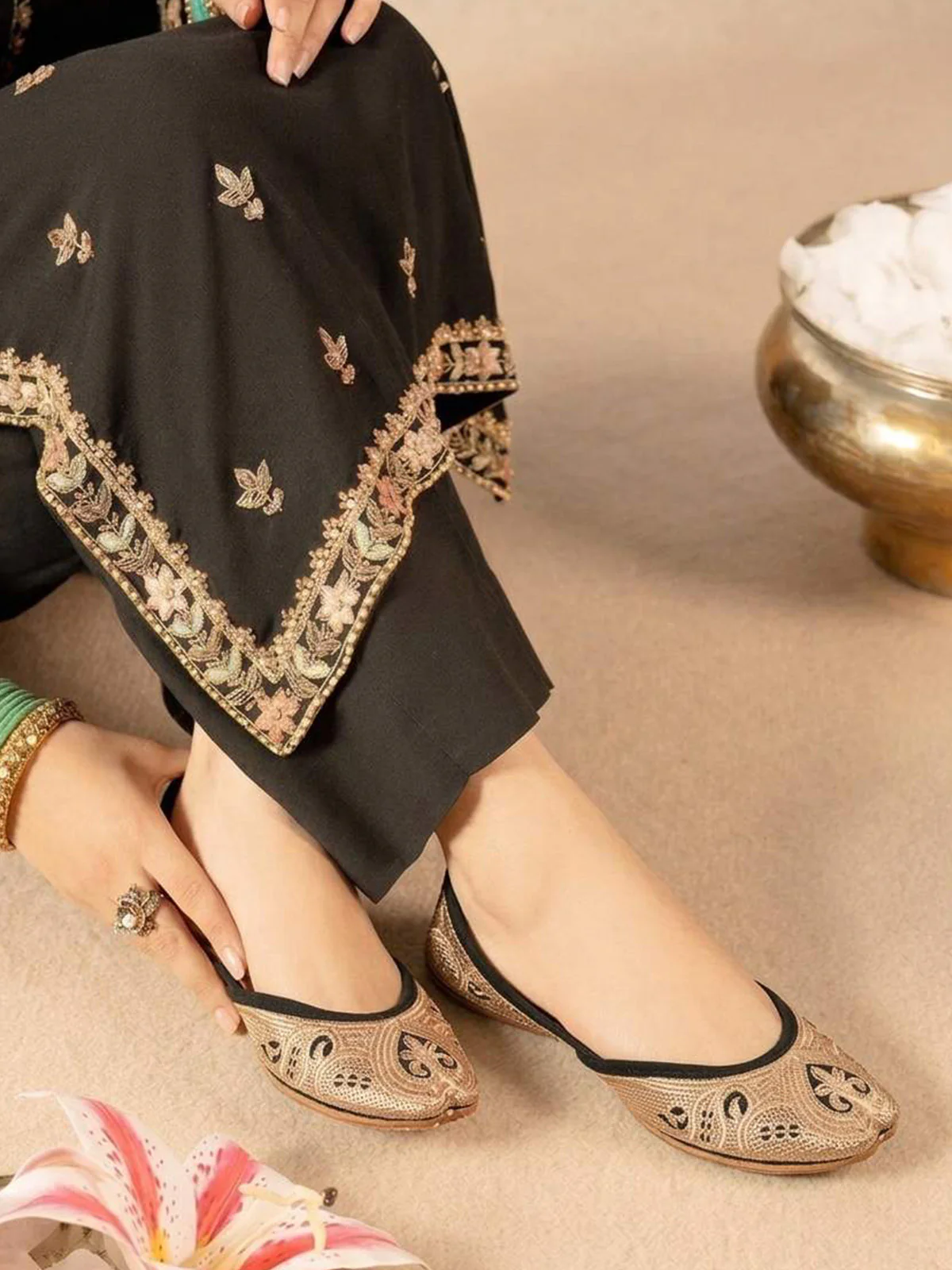 Women "PYRITE" Comfort Tilla Work Khussa