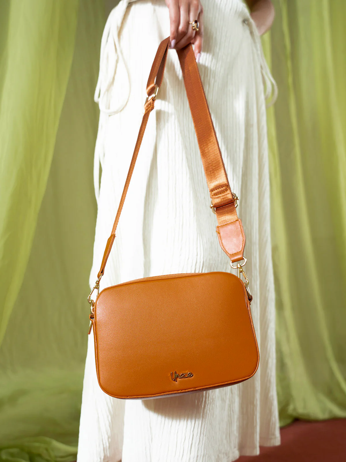 Women "QUINN" Modern Crossbody Bag - Image 3