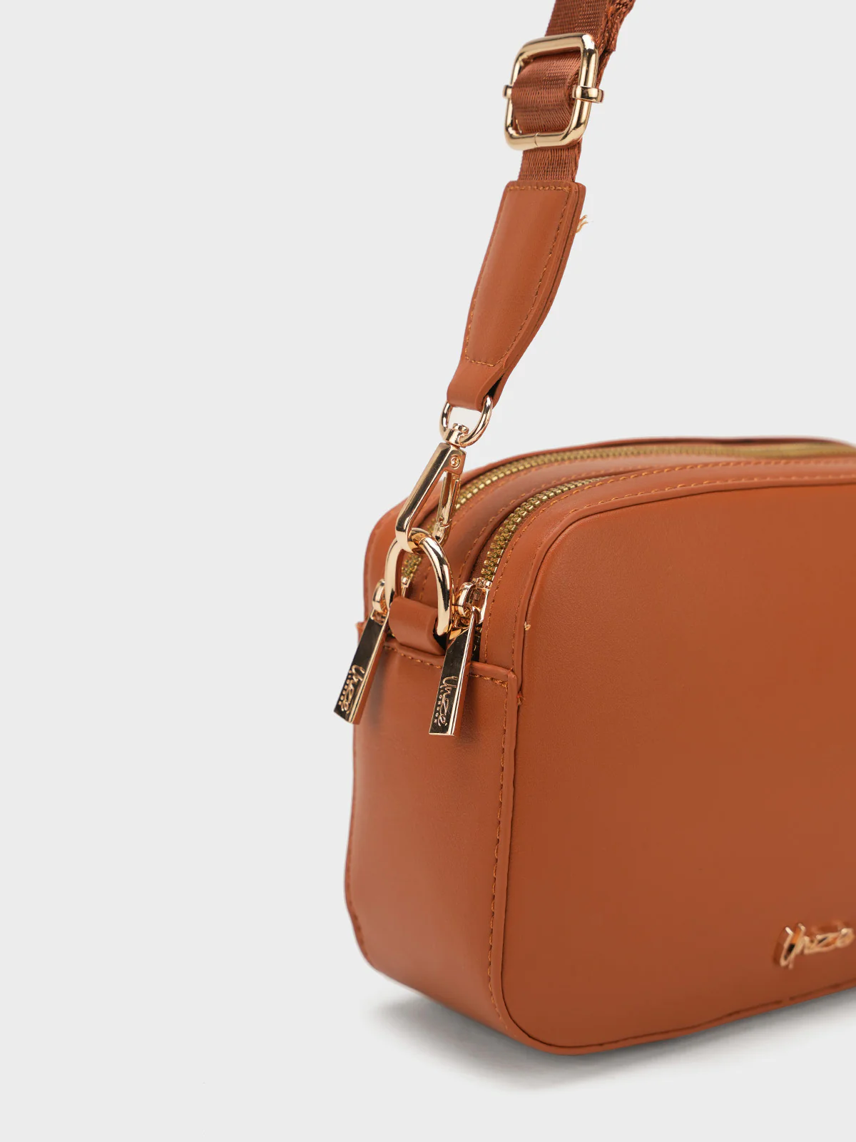 Women "QUINN" Modern Crossbody Bag - Image 7