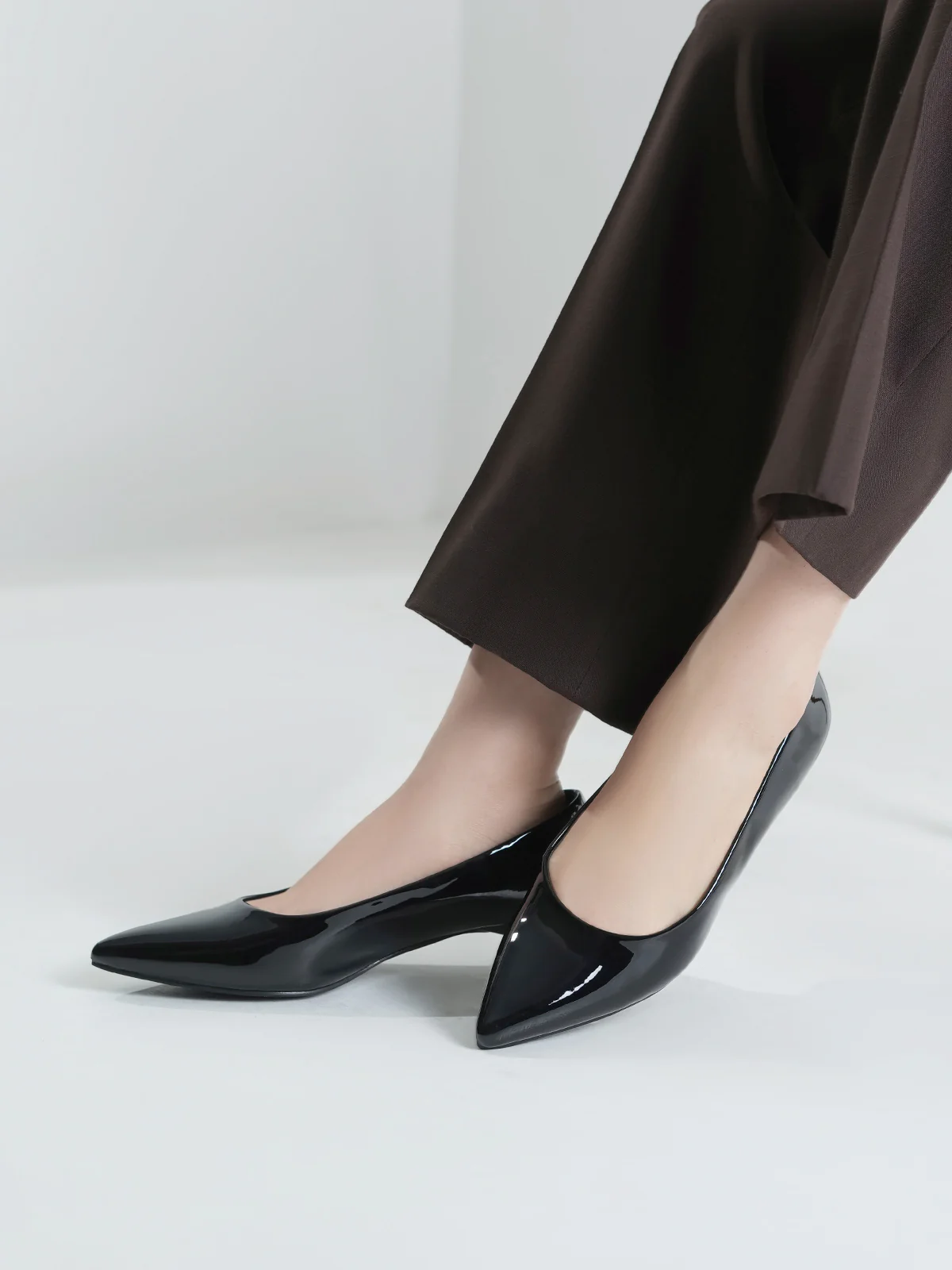 Women "RENSKE" Casual Pointed Toe Court Shoes - Image 9