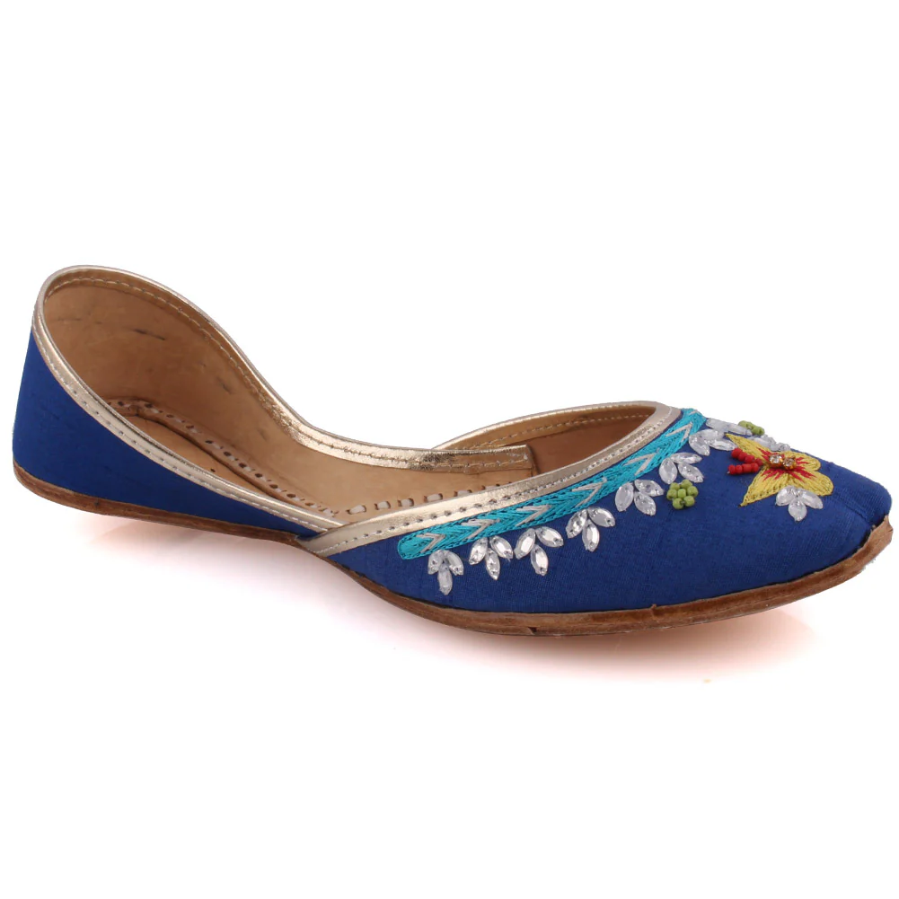 Women’s ‘Calcite’ Embroidered Indian Khussa Slippers